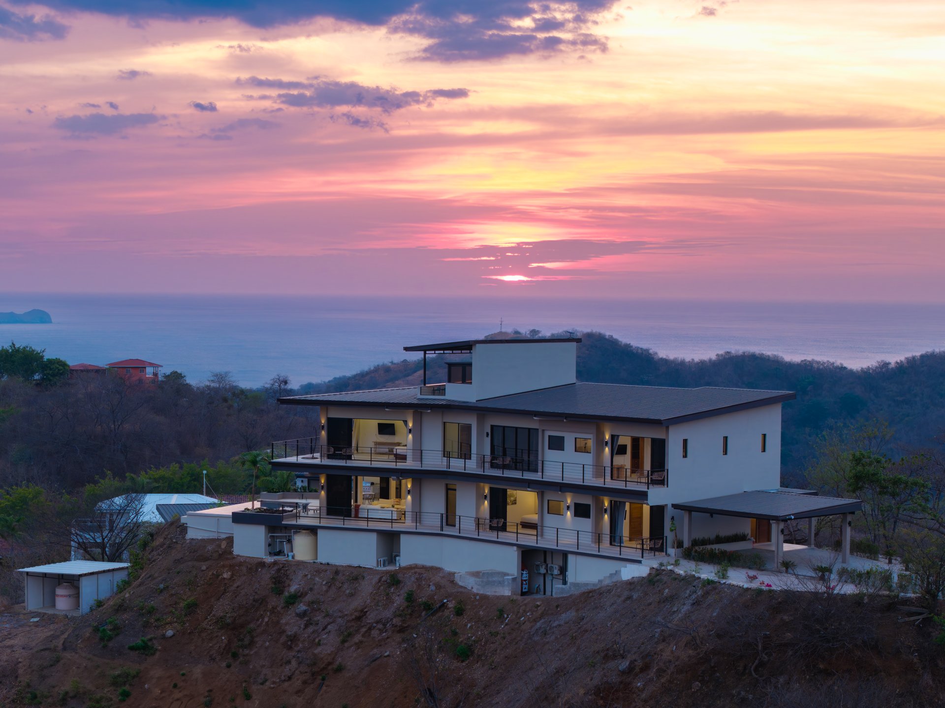 Casa Vista Escondida | 5 Bedroom Ocean View Estate with Seller Financing & Additional Lot in Playa Potrero Costa Rica