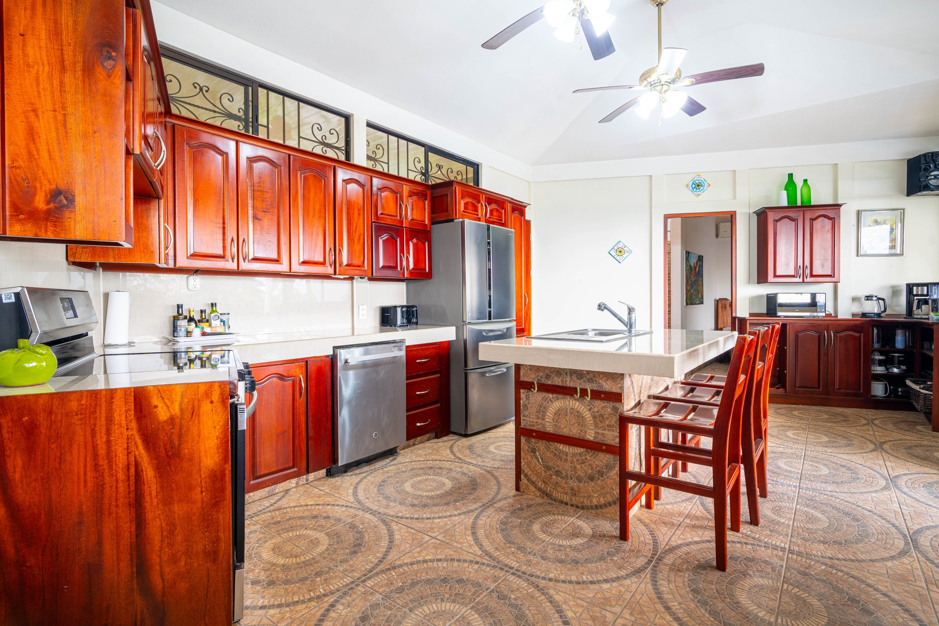 Expansive Ocean Views, Central Ojochal - 3 bed, 3 bath!