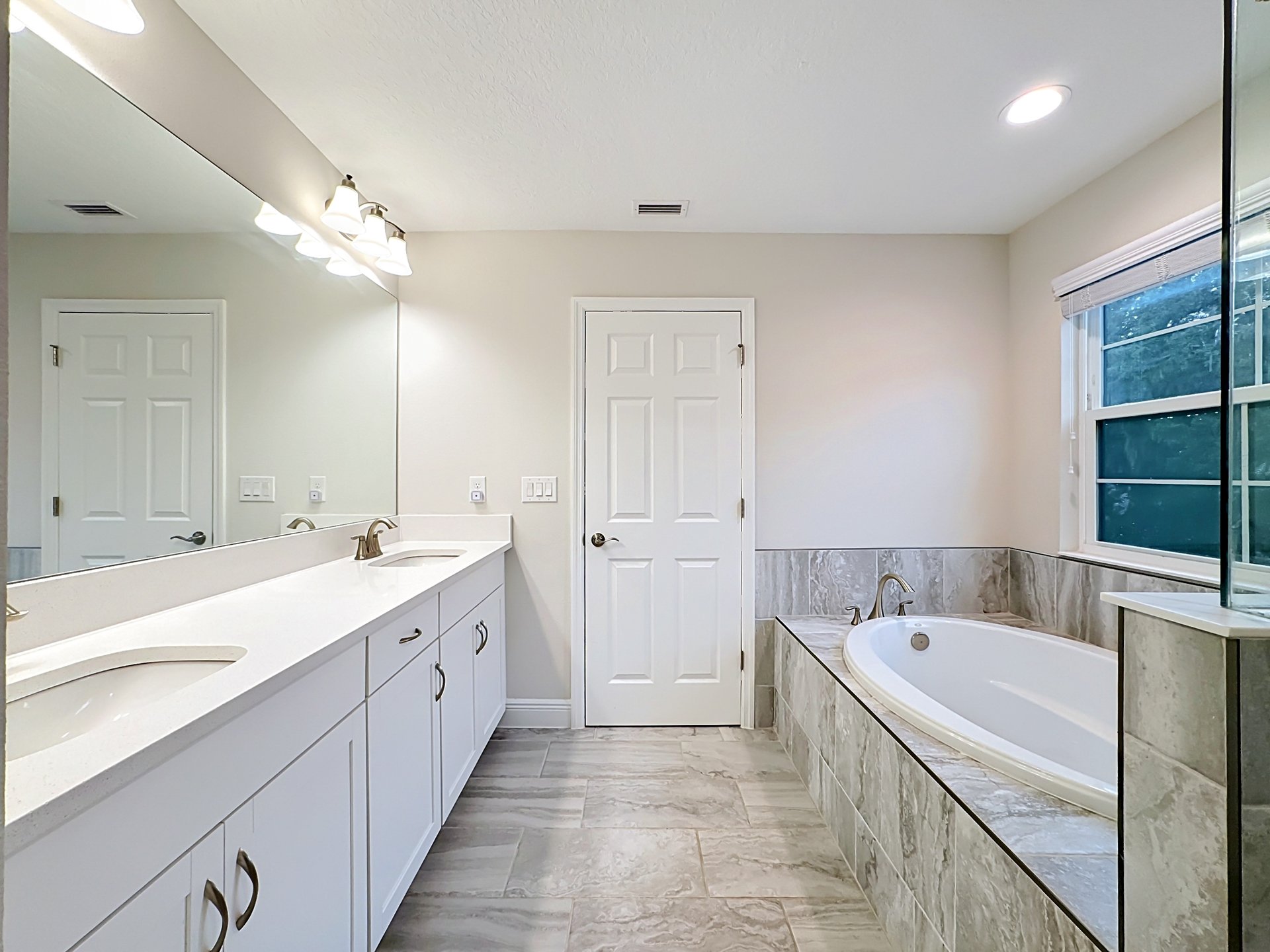 Move-In Ready Pelican in Hawkstone — No Builder Wait, $40K in Upgrades