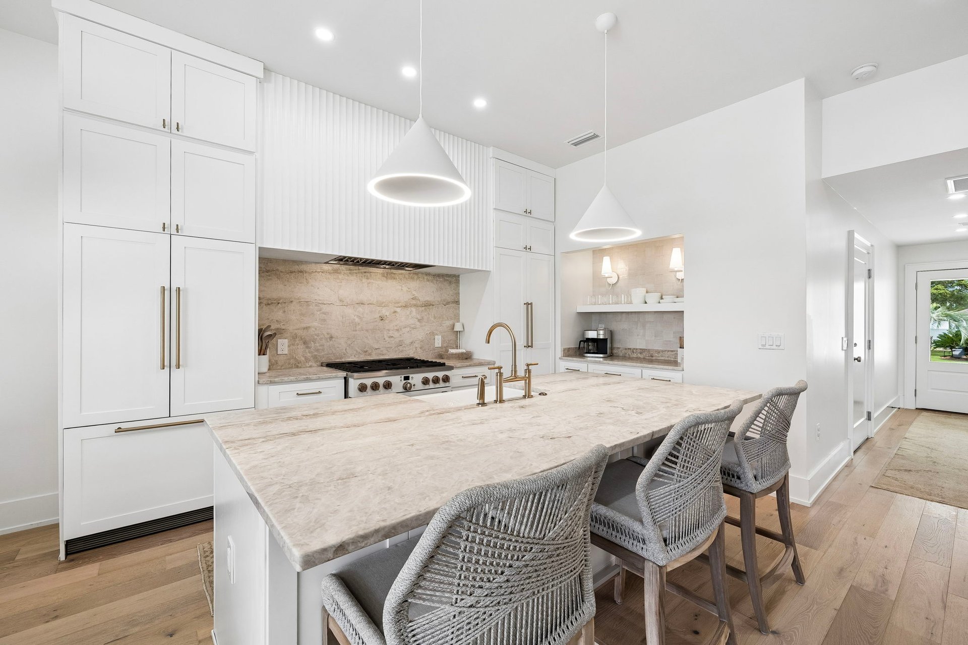 The Sand Cliffs Coastal Retreat