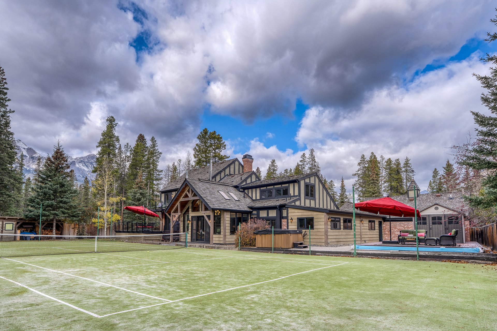 AUCTION BIDDING OPEN: Bidding ends December 17th | 5 Woodside Lane