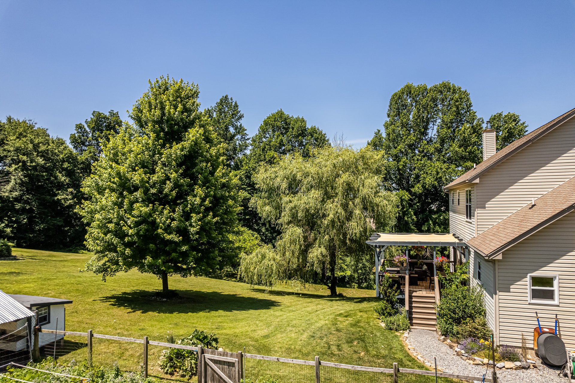 3892 Beeline Drive