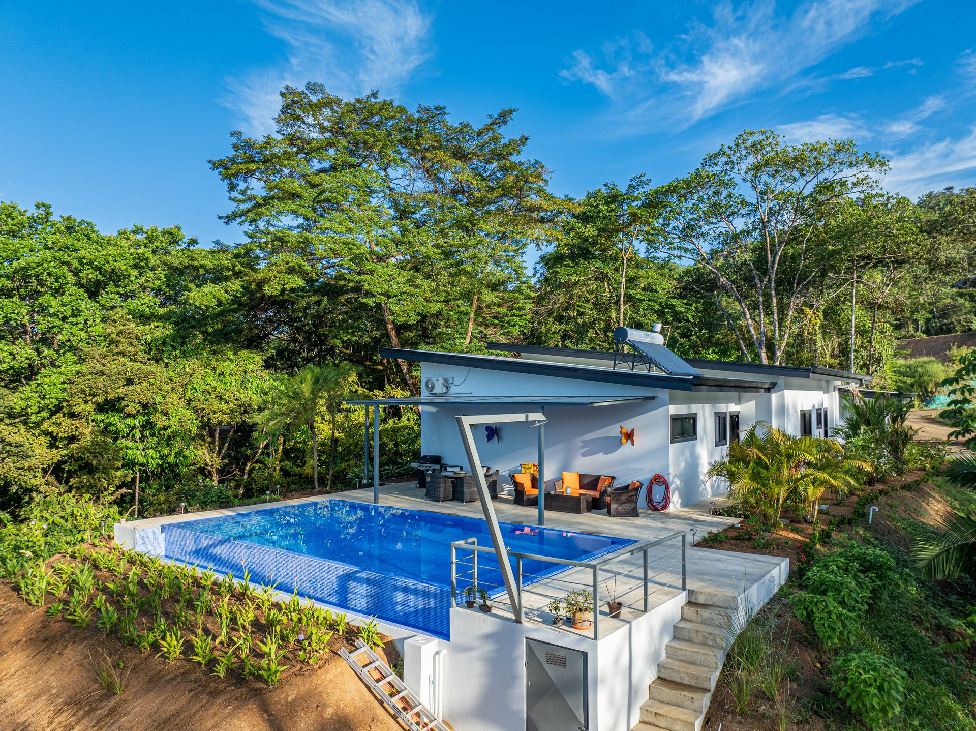 1.5 Acres of Lush Jungle and Elegance – Modern 3-Bedroom Villa in the Hills of Uvita