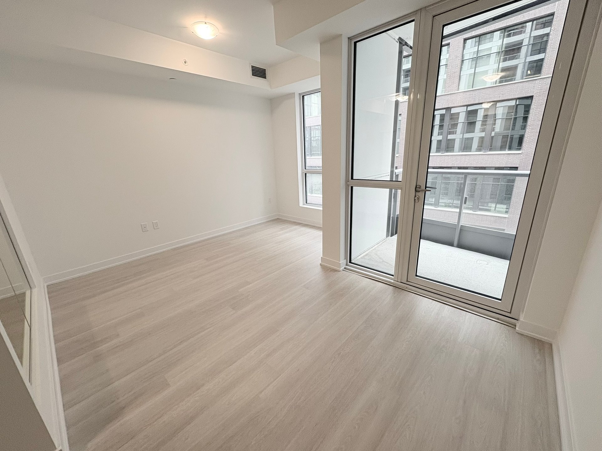 15 Richardson Street, Toronto Unit: 427