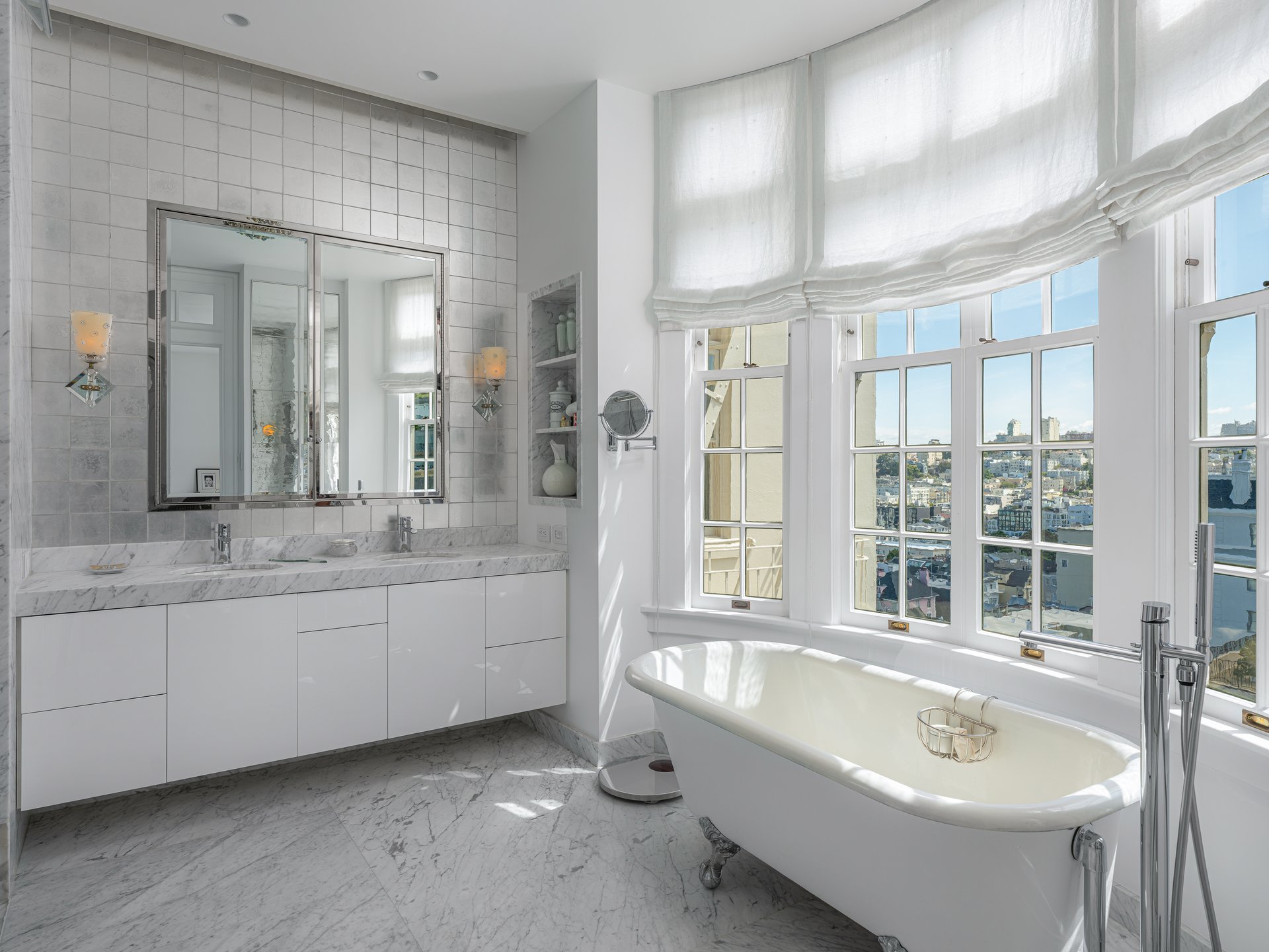 Magnificent Apartment at The Heights