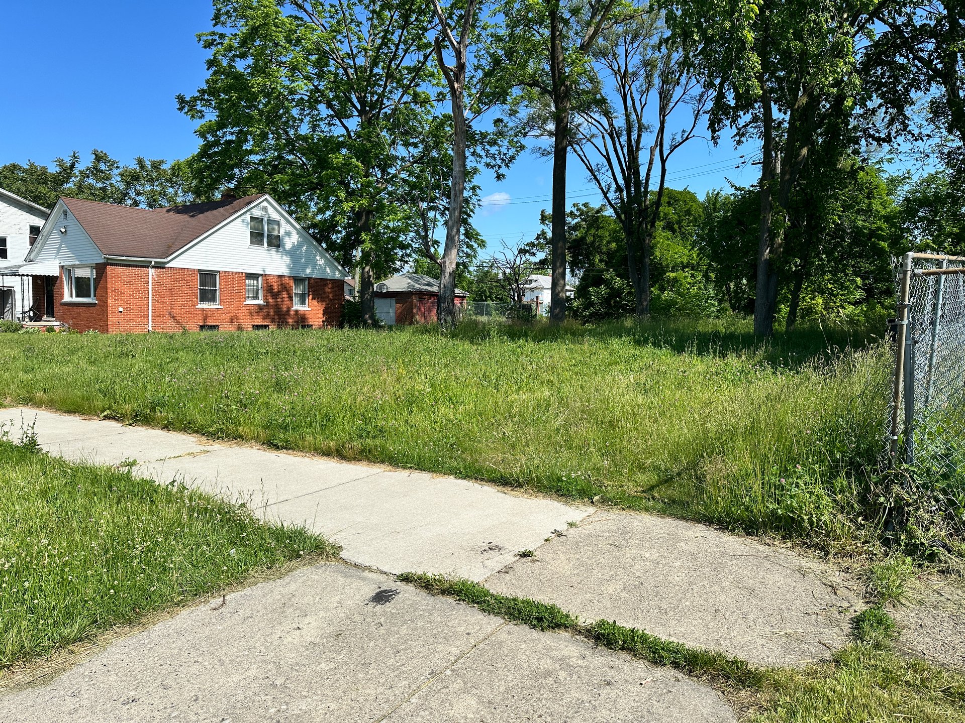 28 W Montana St