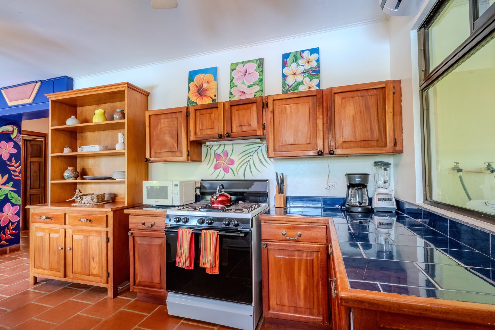 Two Ocean View Homes in Exclusive Marina Vista, Escaleras