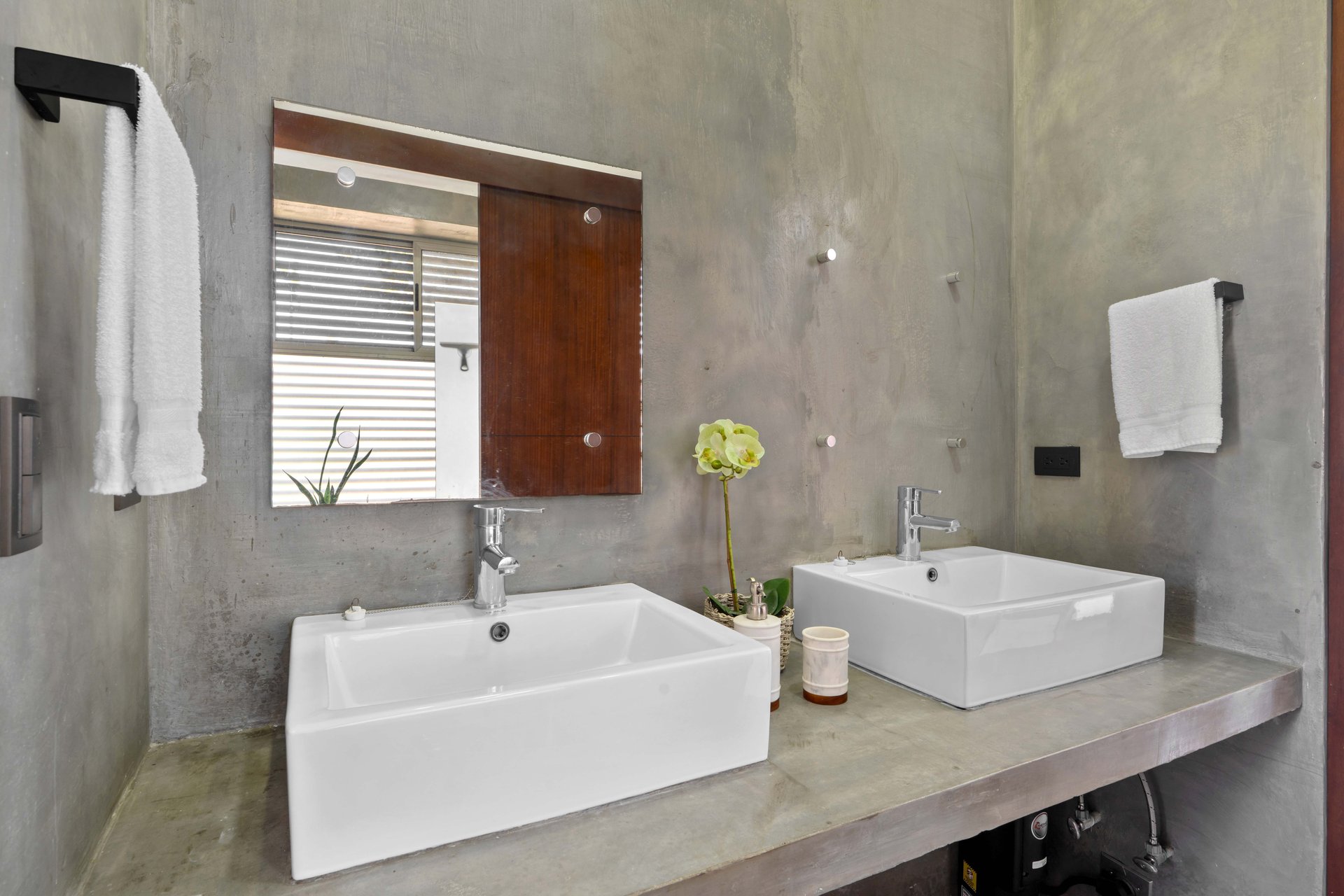 Casa Hijau | Modern Ocean-View Surf Home in Marbella