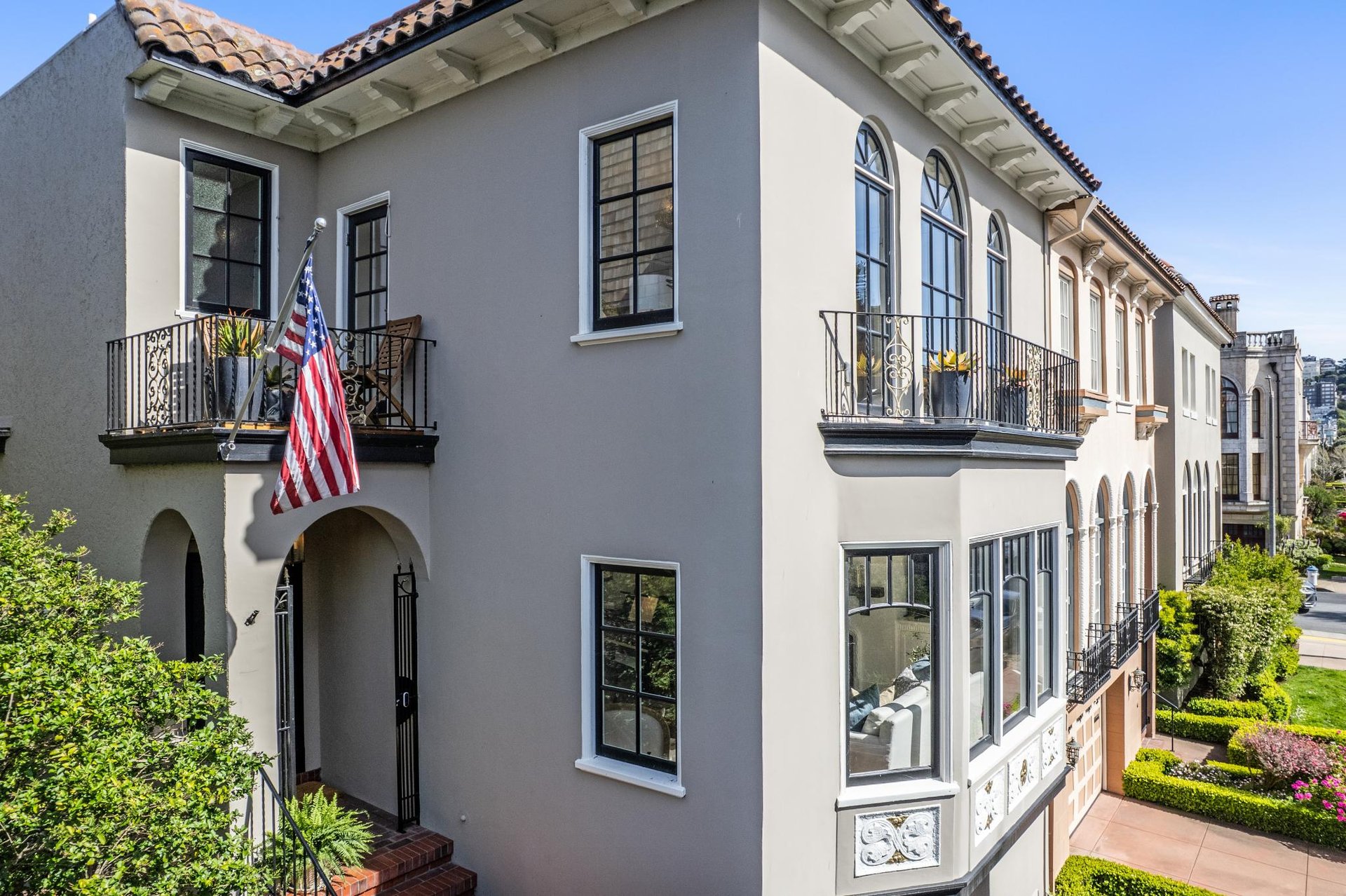 3520 Baker Street