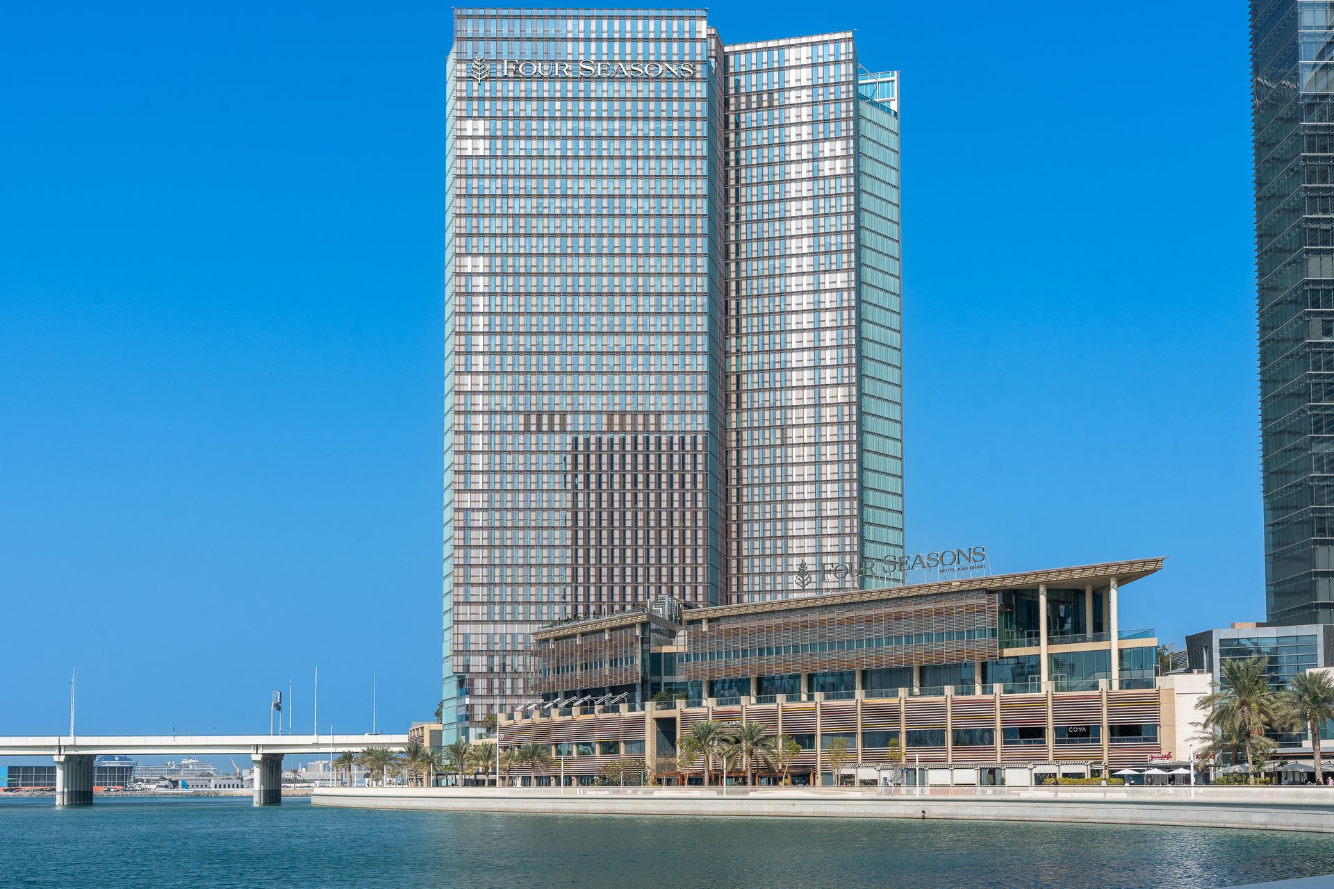 Four Seasons Private Residences Apartment 