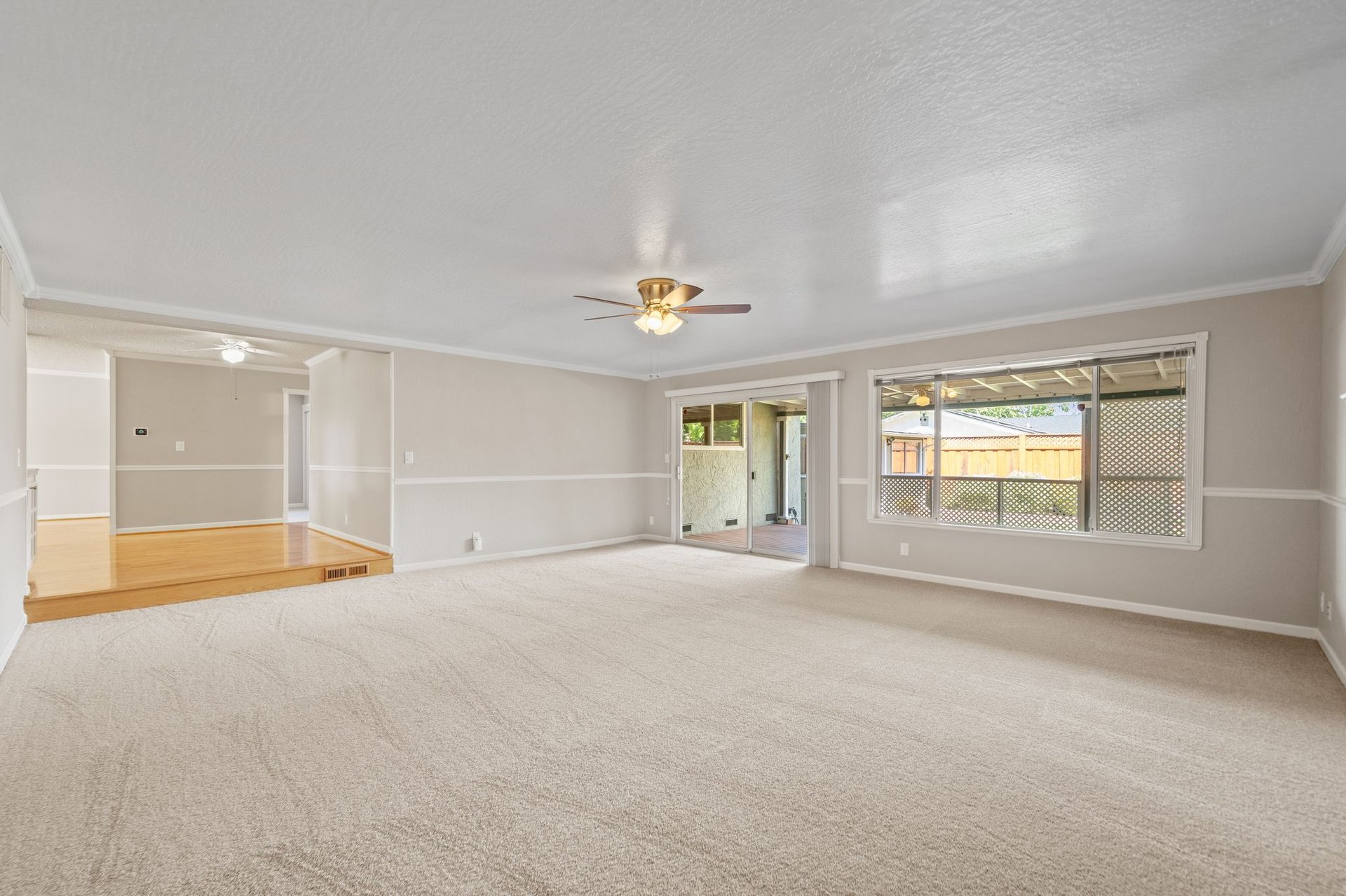 96 Lavonne Dr