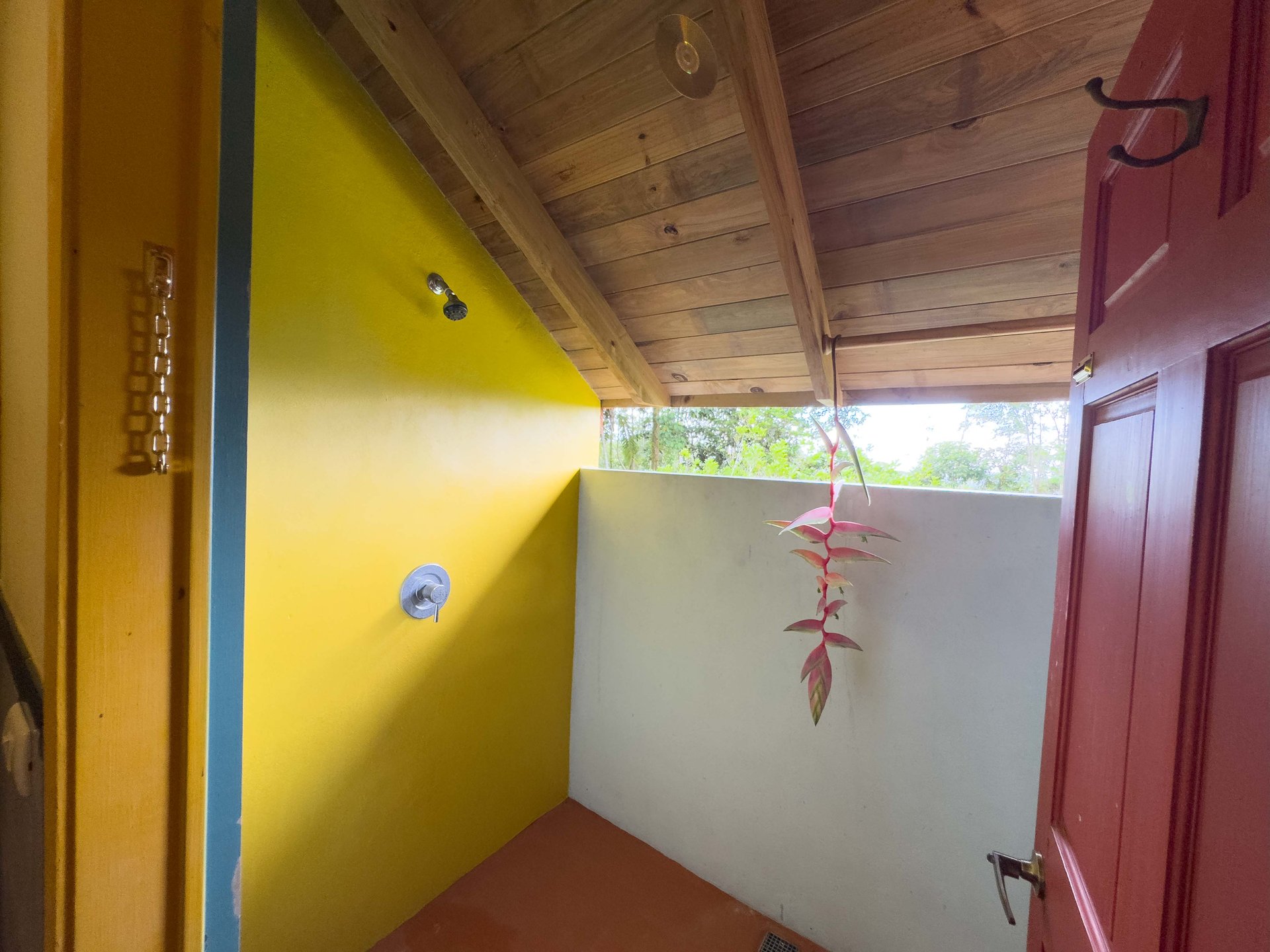 Tinamastes Eco Orchard | Creekside 2BR Home + Studio Casita