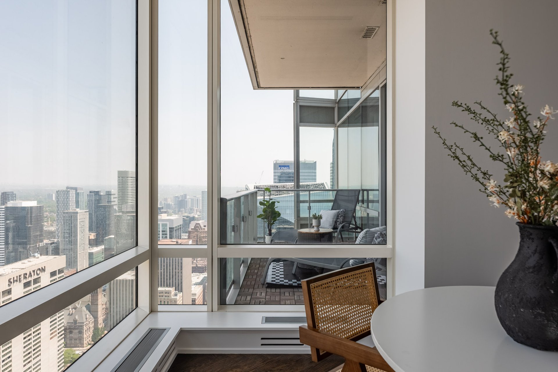 Suite 6104- 180 University Avenue