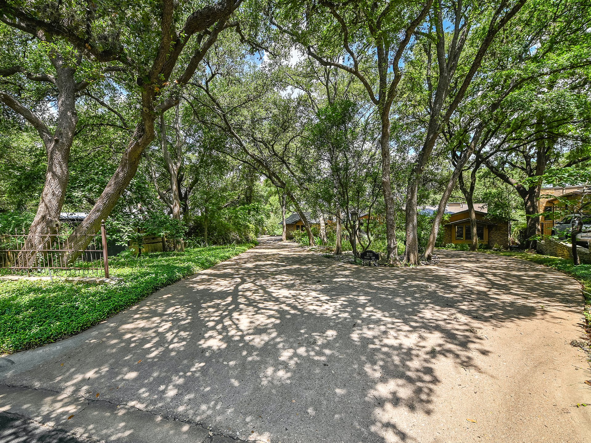 3711 Taylors DR