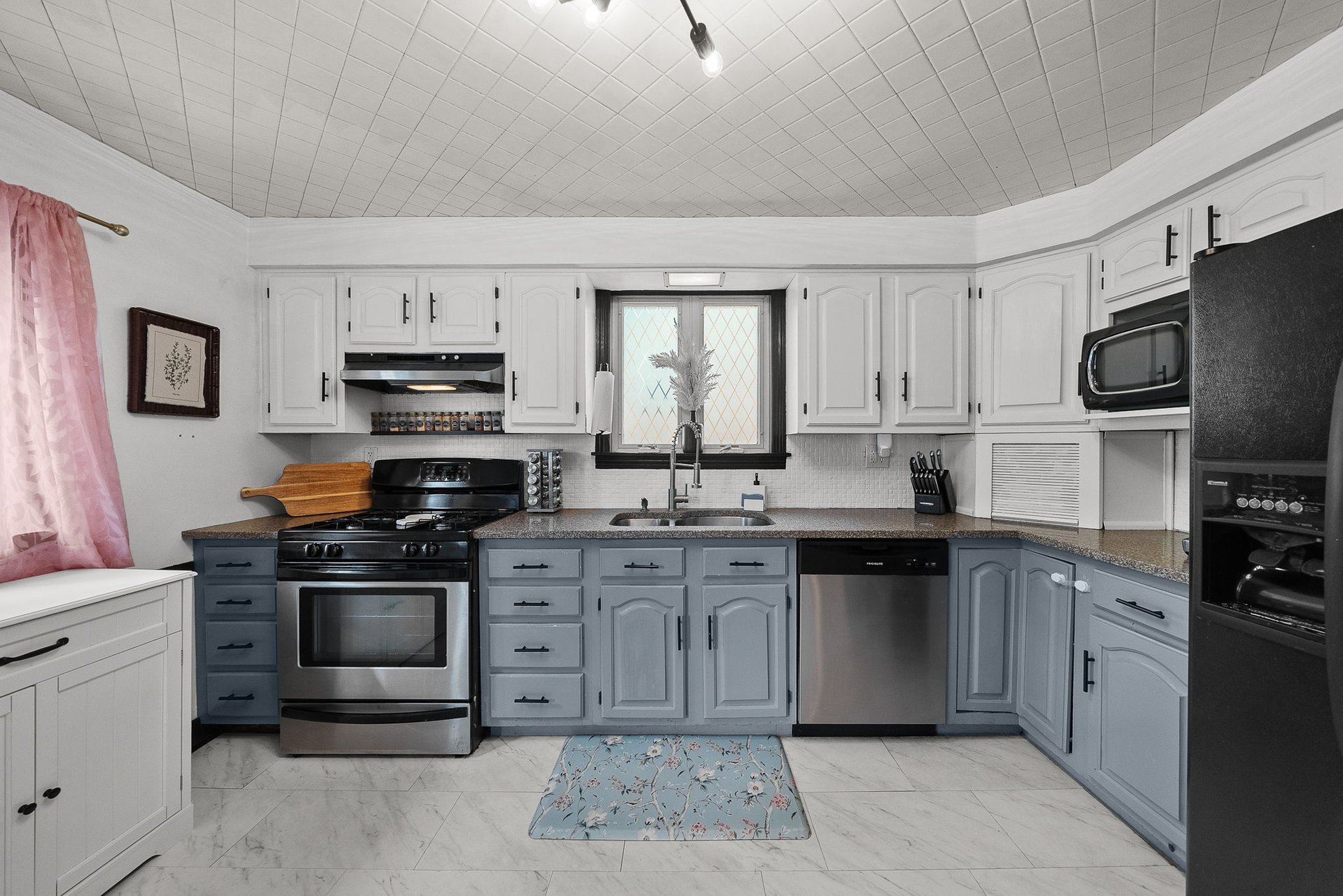 615 Lincoln Ave, Carnegie PA 15106