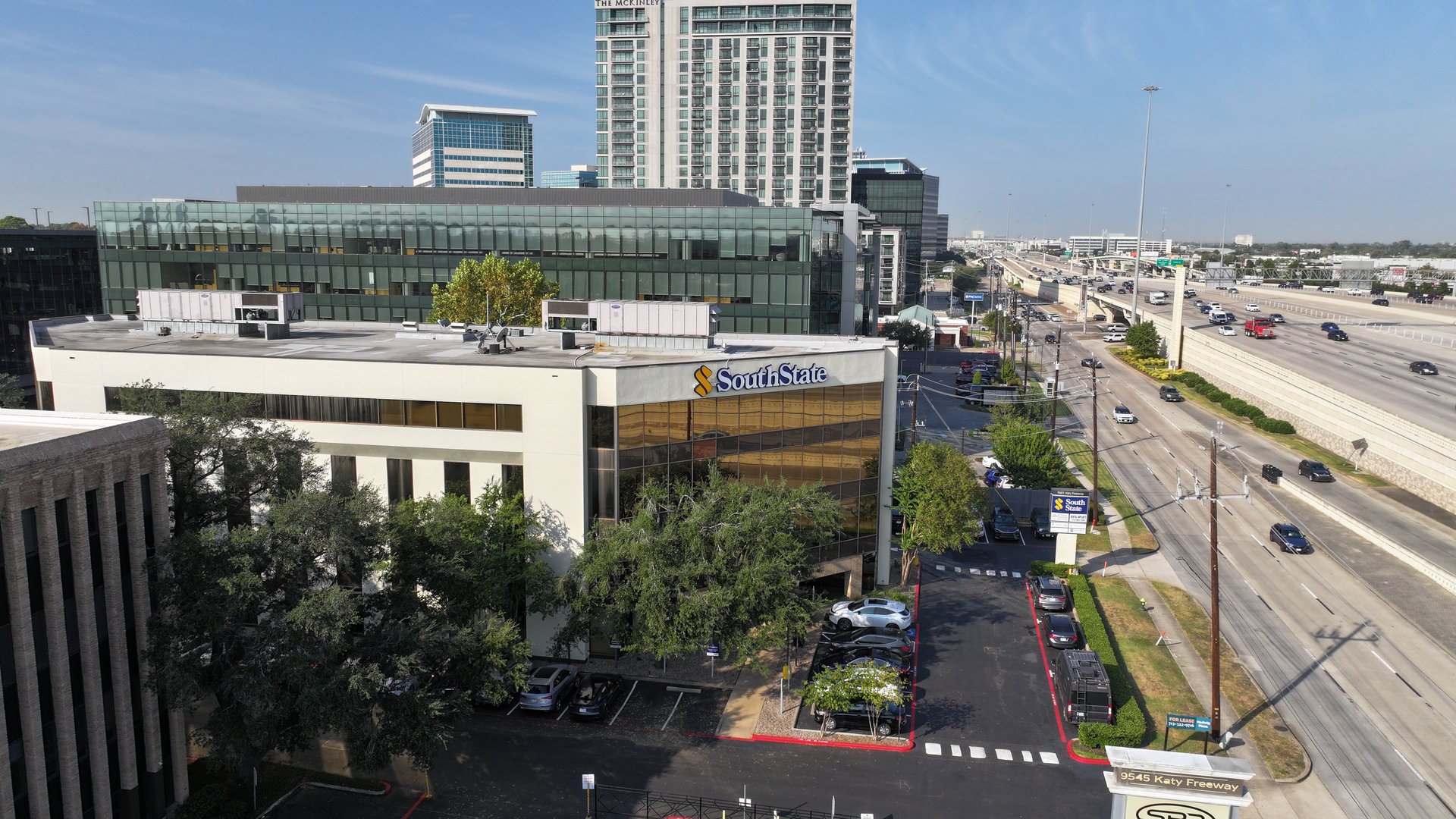 Hedwig Plaza - 9601 Katy Freeway