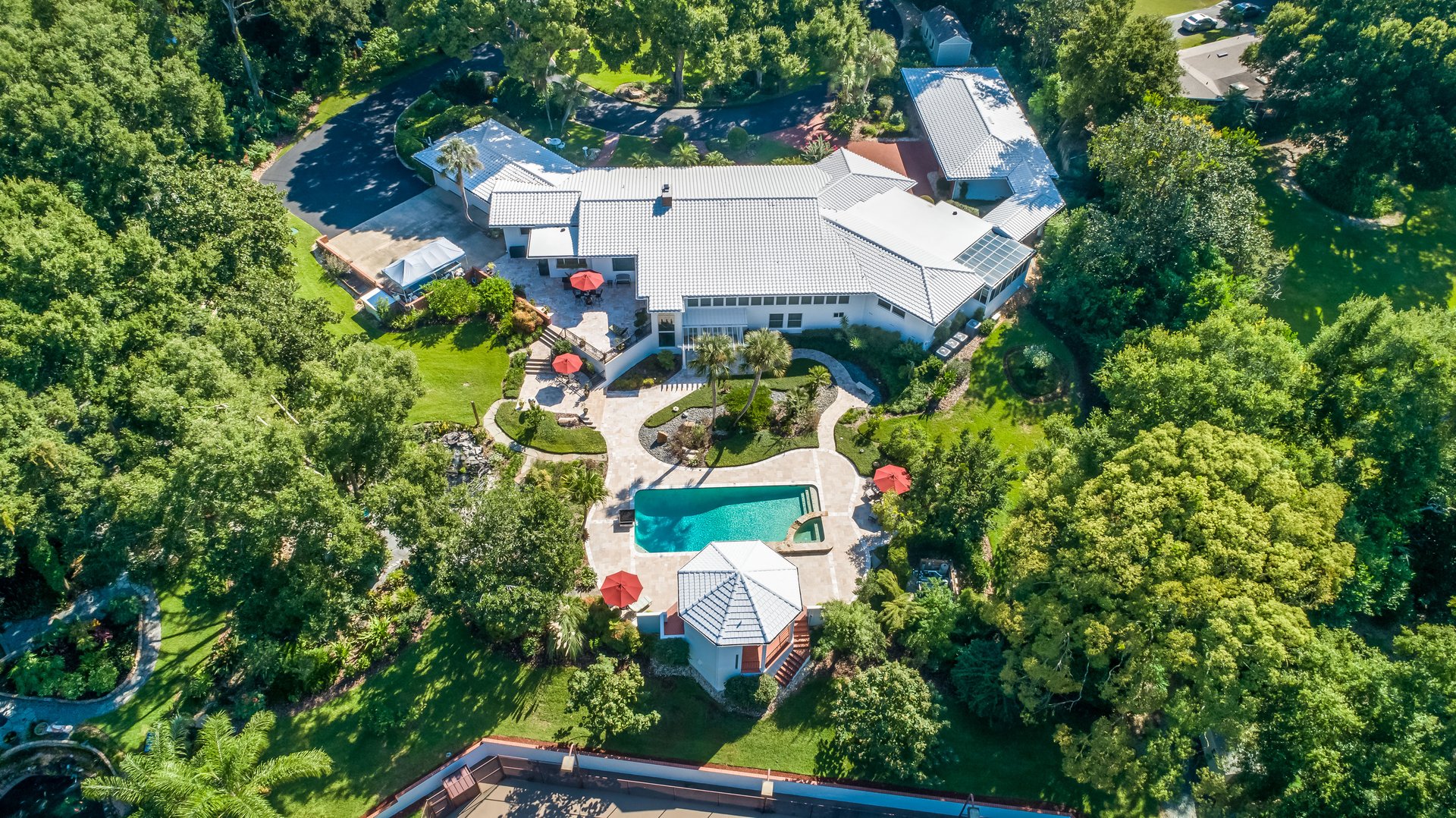 1750 Country Club Rd