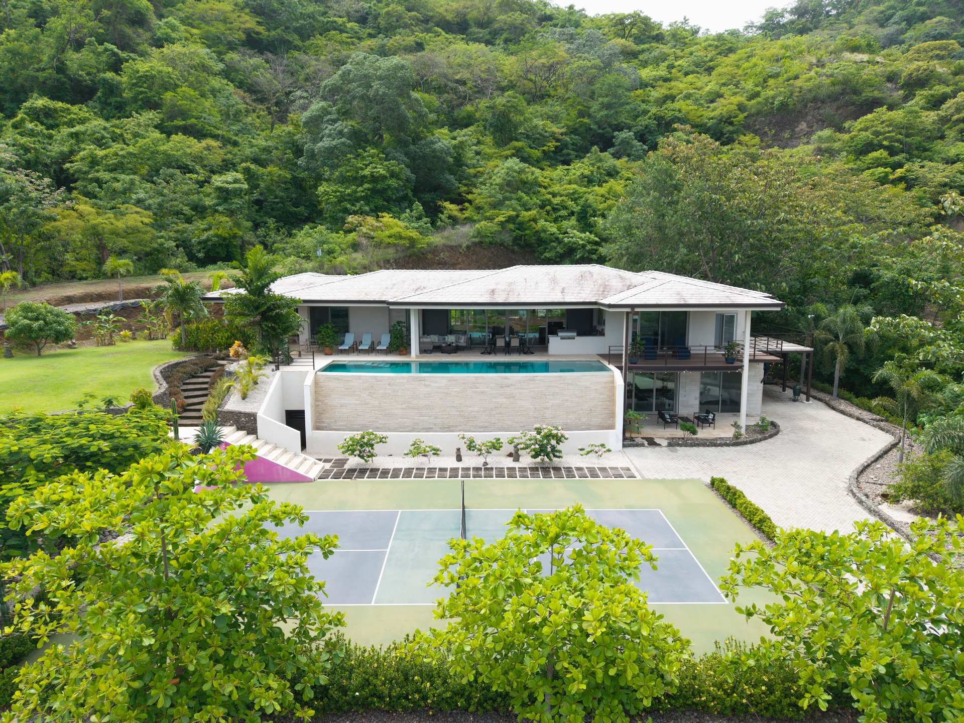 Casa Pickle on the Hill | Spacious Private Estate with Pickleball Court, Mature Gardens & Independent Guest Apartment