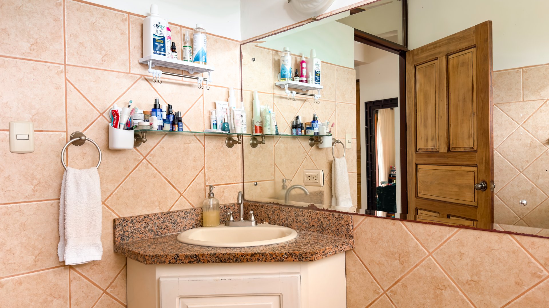 2BR Affordable Jaco Condominium 