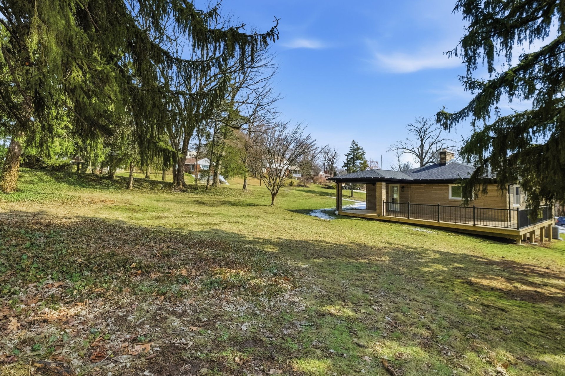 954 Lakemont Dr