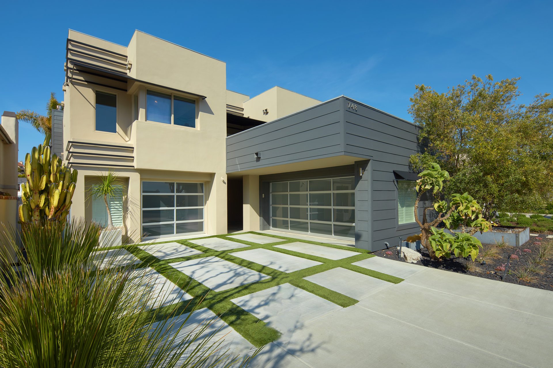 748 Harbor Island Drive