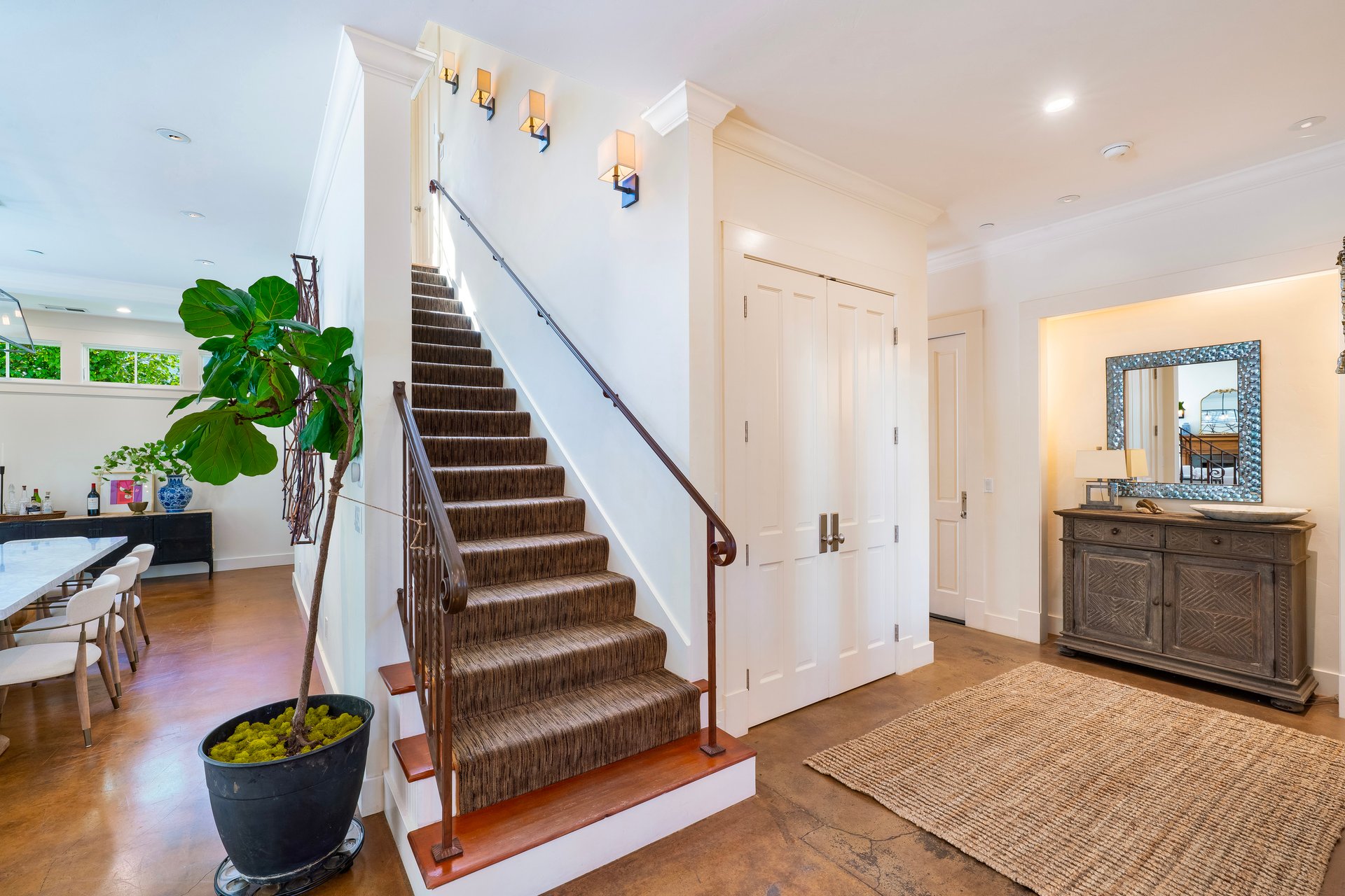 332 East St