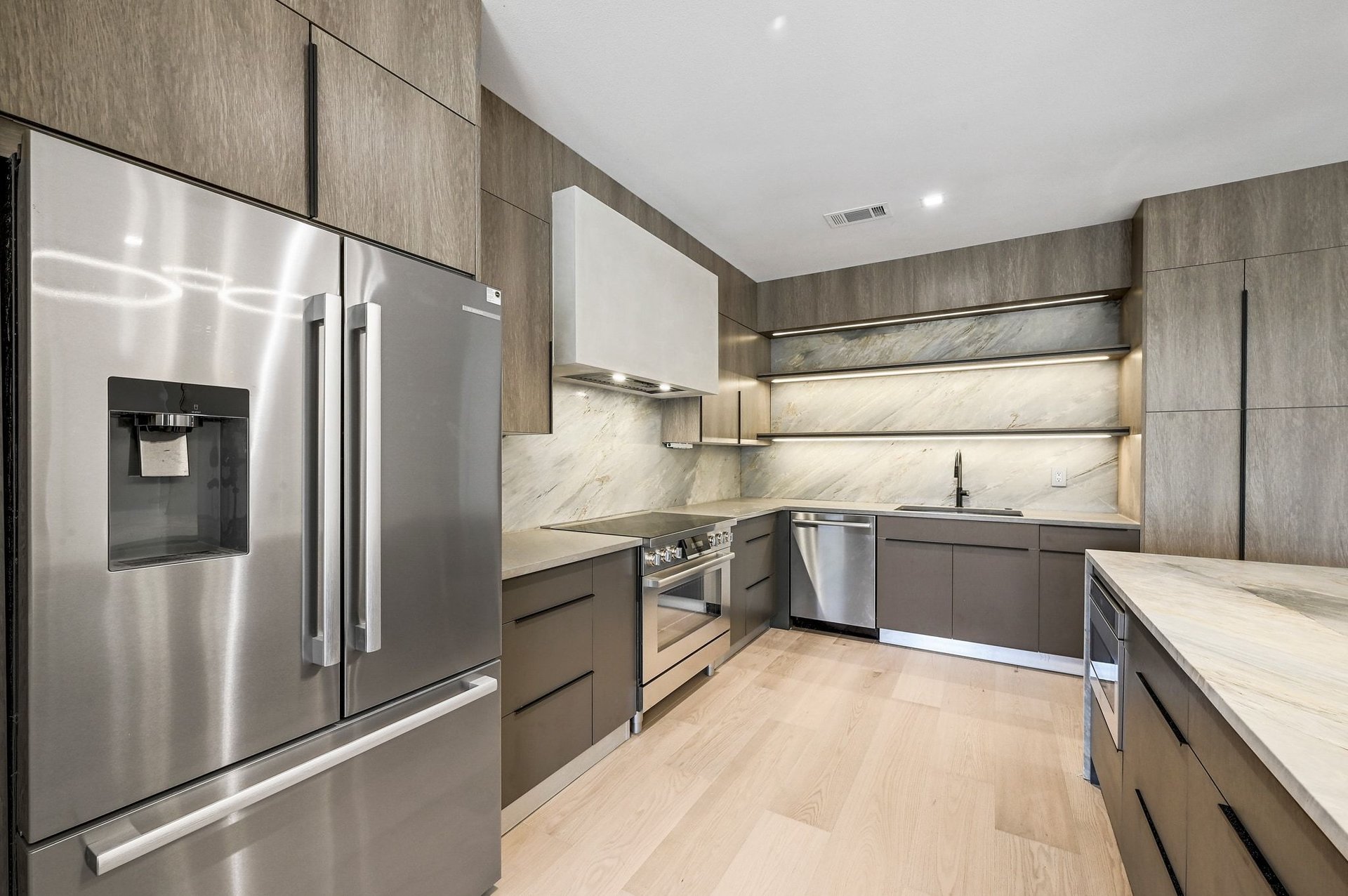 3600 S Lamar Blvd #202