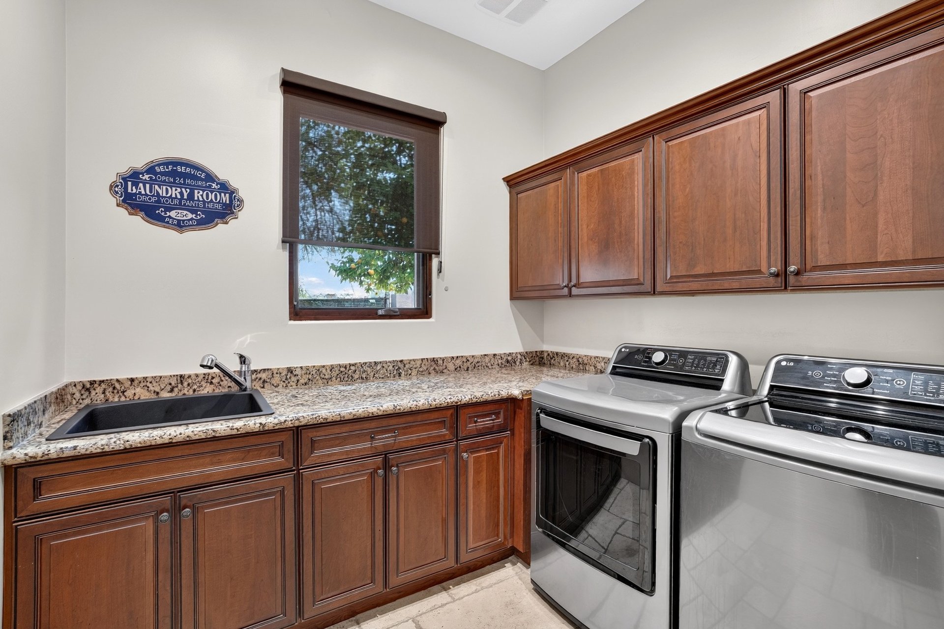 5807 E ORANGE BLOSSOM Lane