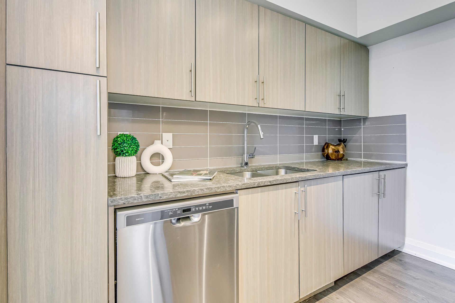 65 Speers Rd #205