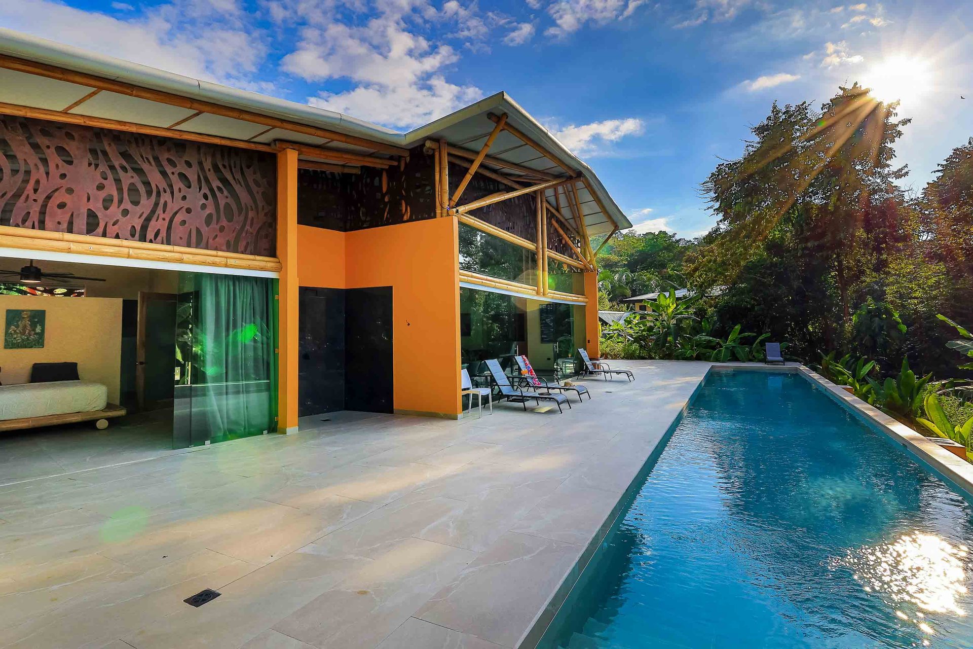 Villa Bamboo Luxury Jungle Retreat near the Marina