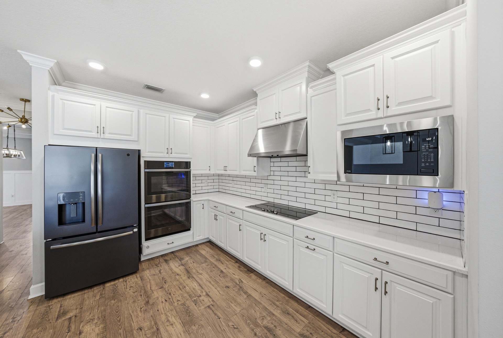 6883 BRADBURY CIR