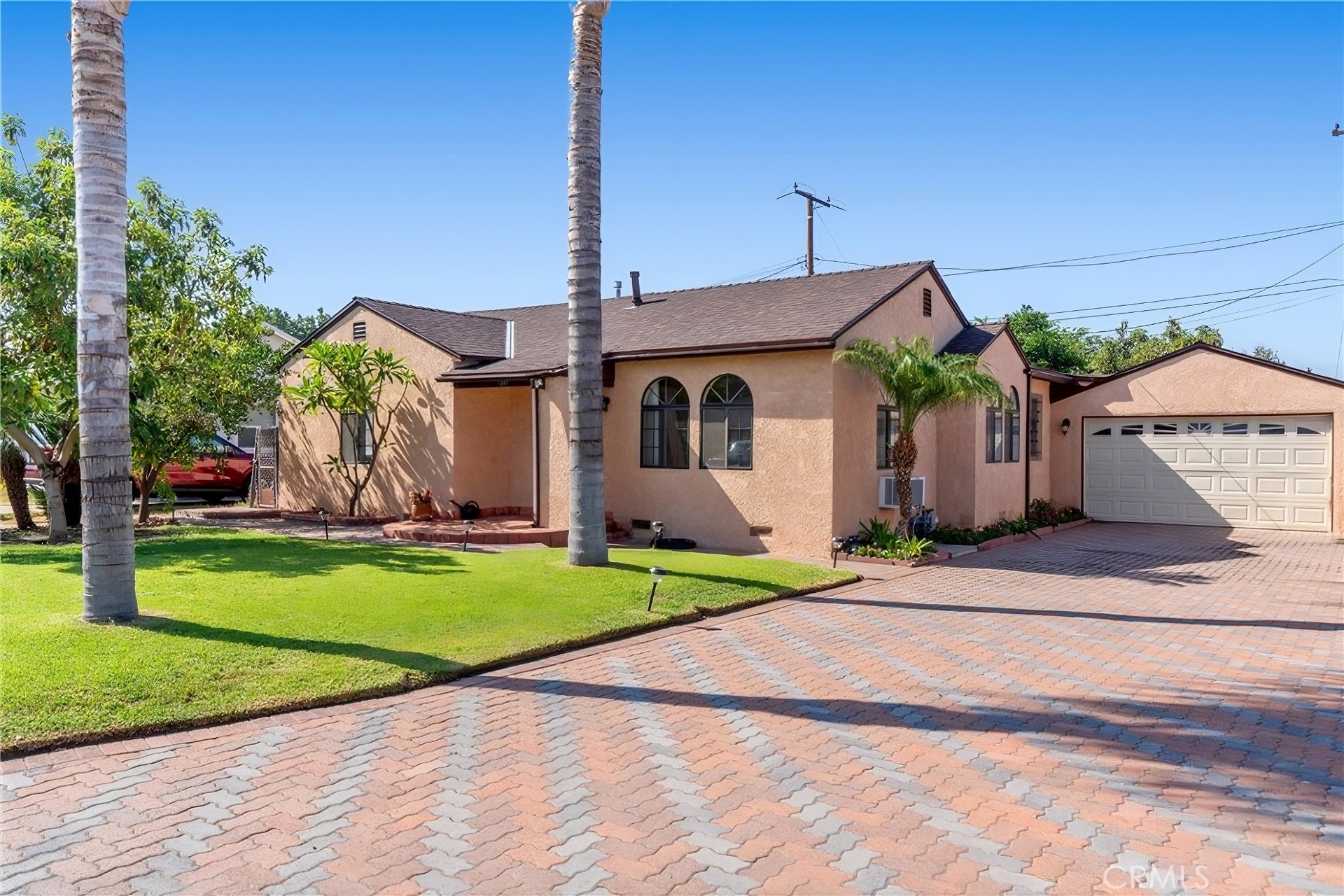 1045 Corinthian Way
