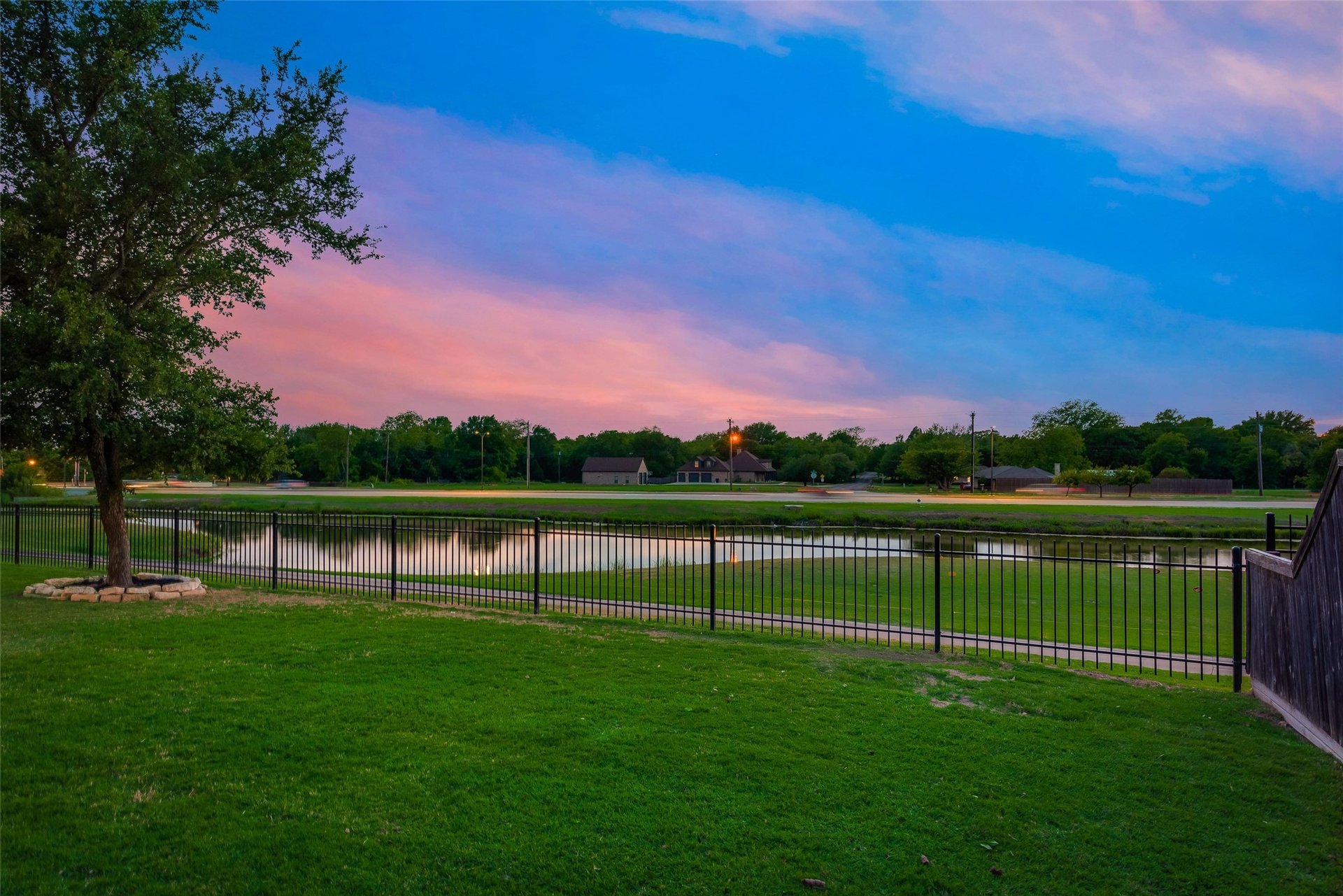 1904 Pecan Valley Dr