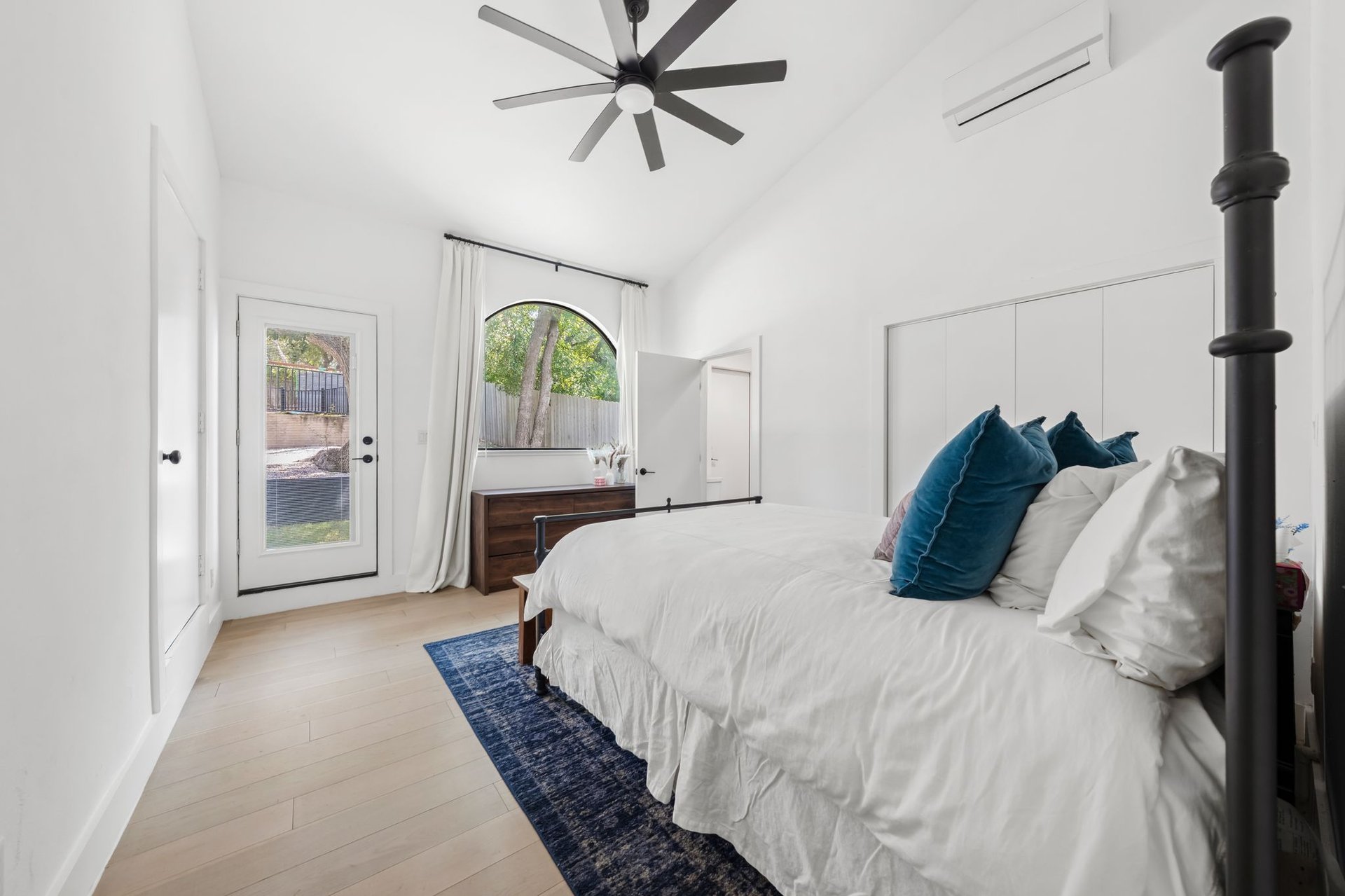 7302 Anaqua Dr