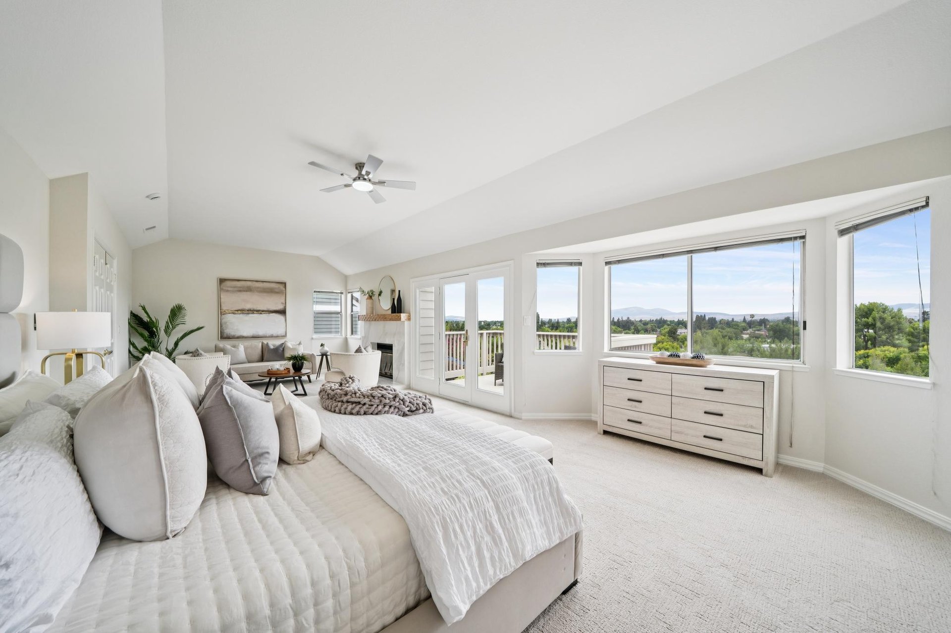 5075 Monaco Dr.