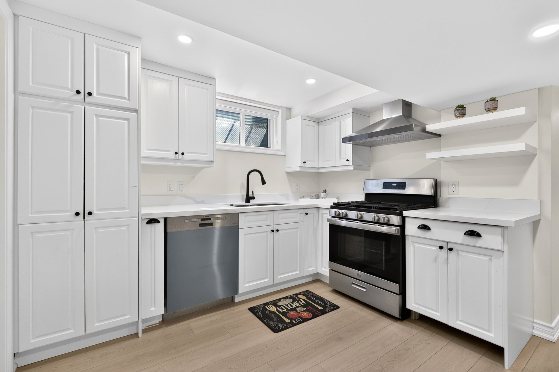 1162 Fleet St