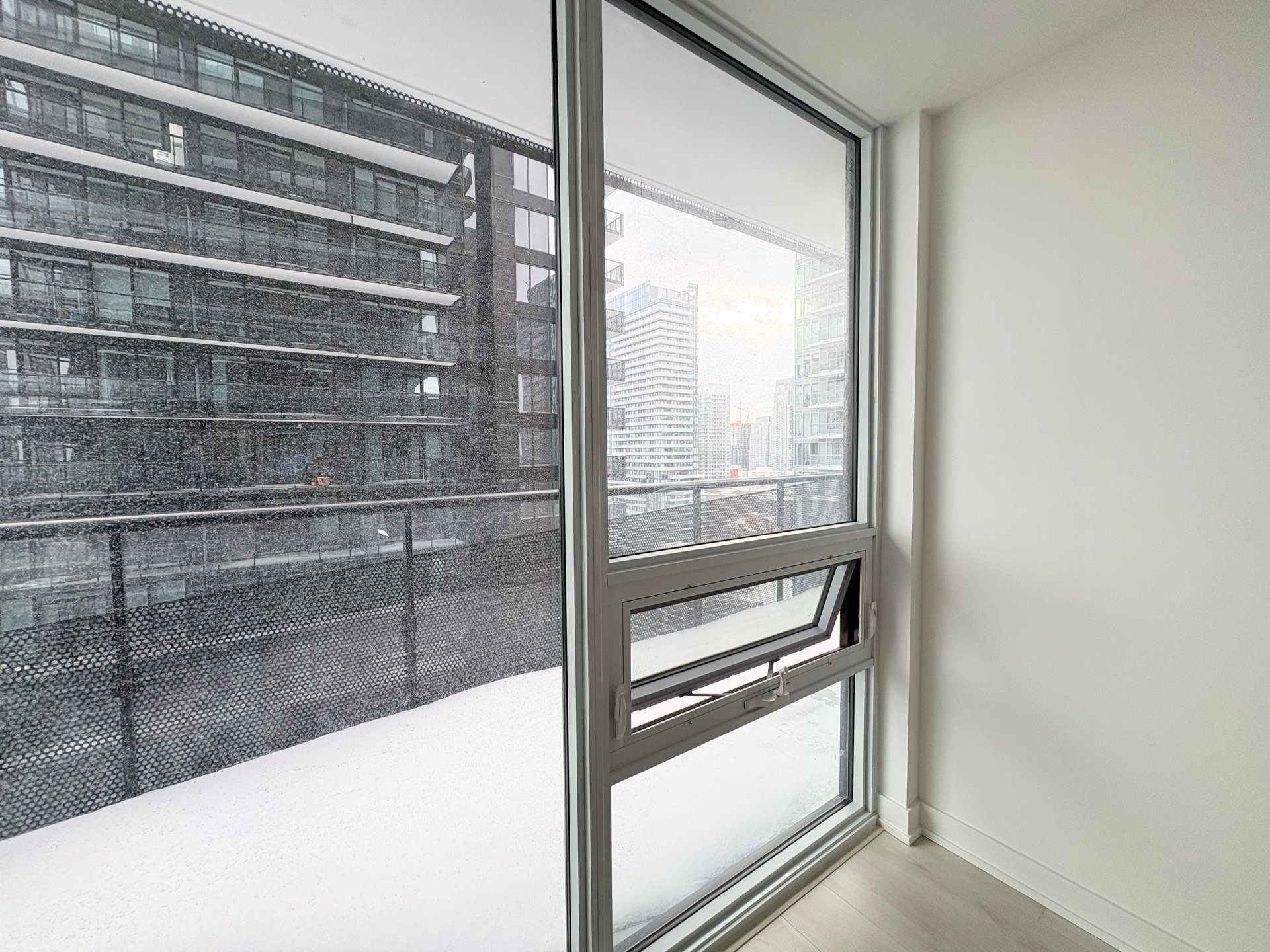 117 Broadway Ave W Unit: 2401