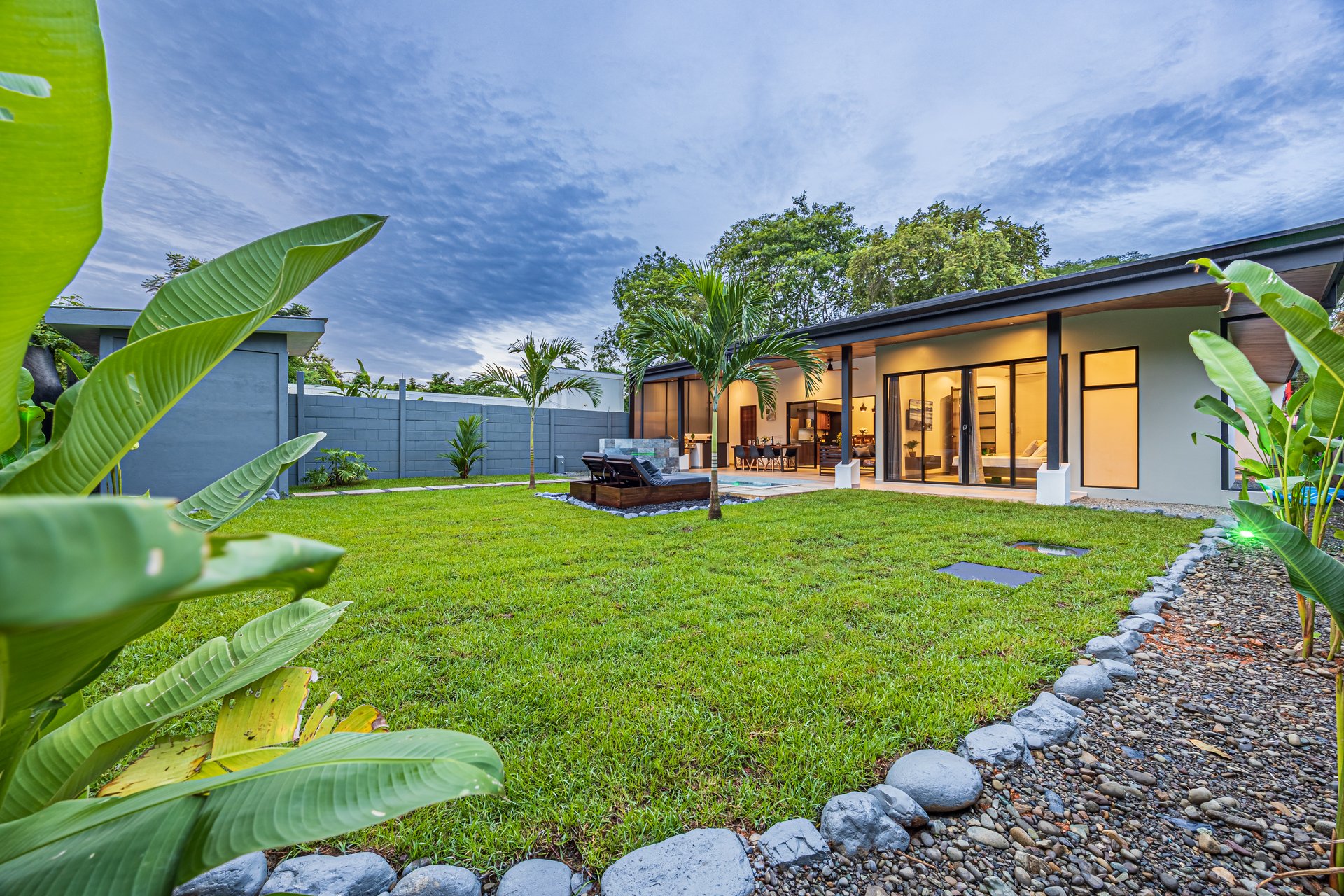 Tropica House a Luxurious Oasis in the Heart of Uvita!