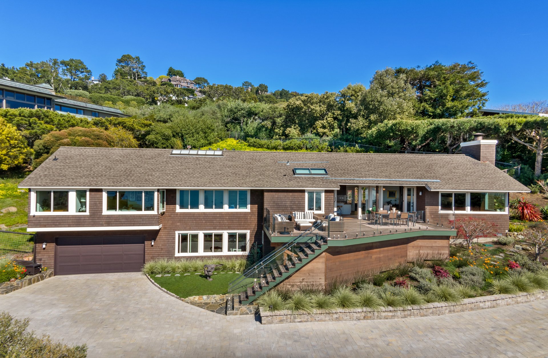 Stylish and Chic Mount Tiburon Retreat 
