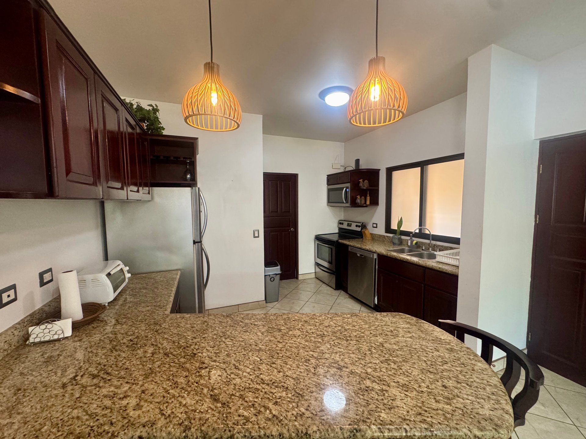 The Oaks 65: Comfortable 2BR Condo Near Tamarindo & Playa Grande