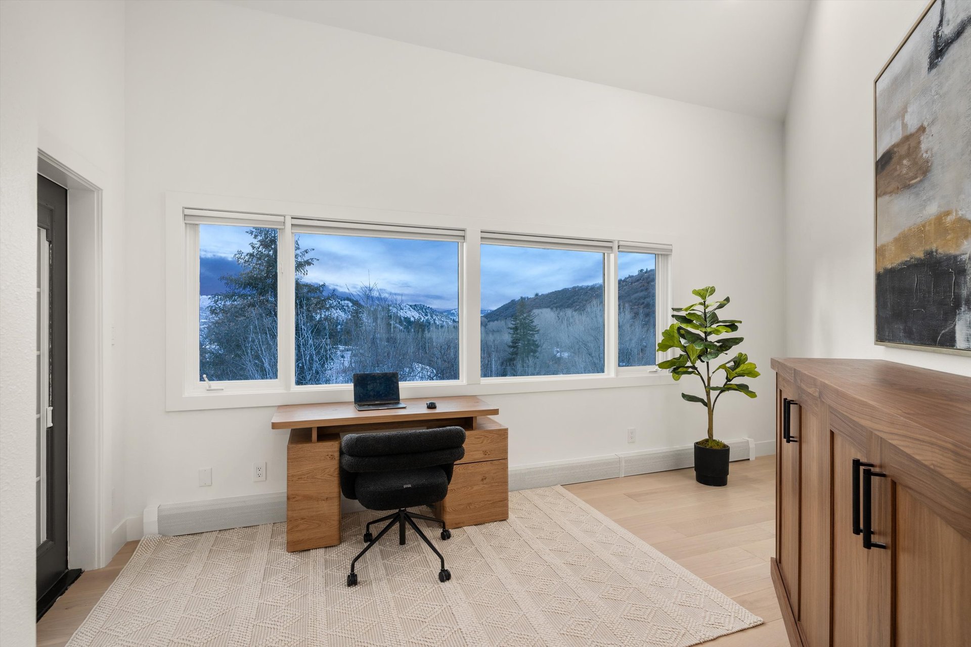 Designer Living with Unmatched Mountain Views