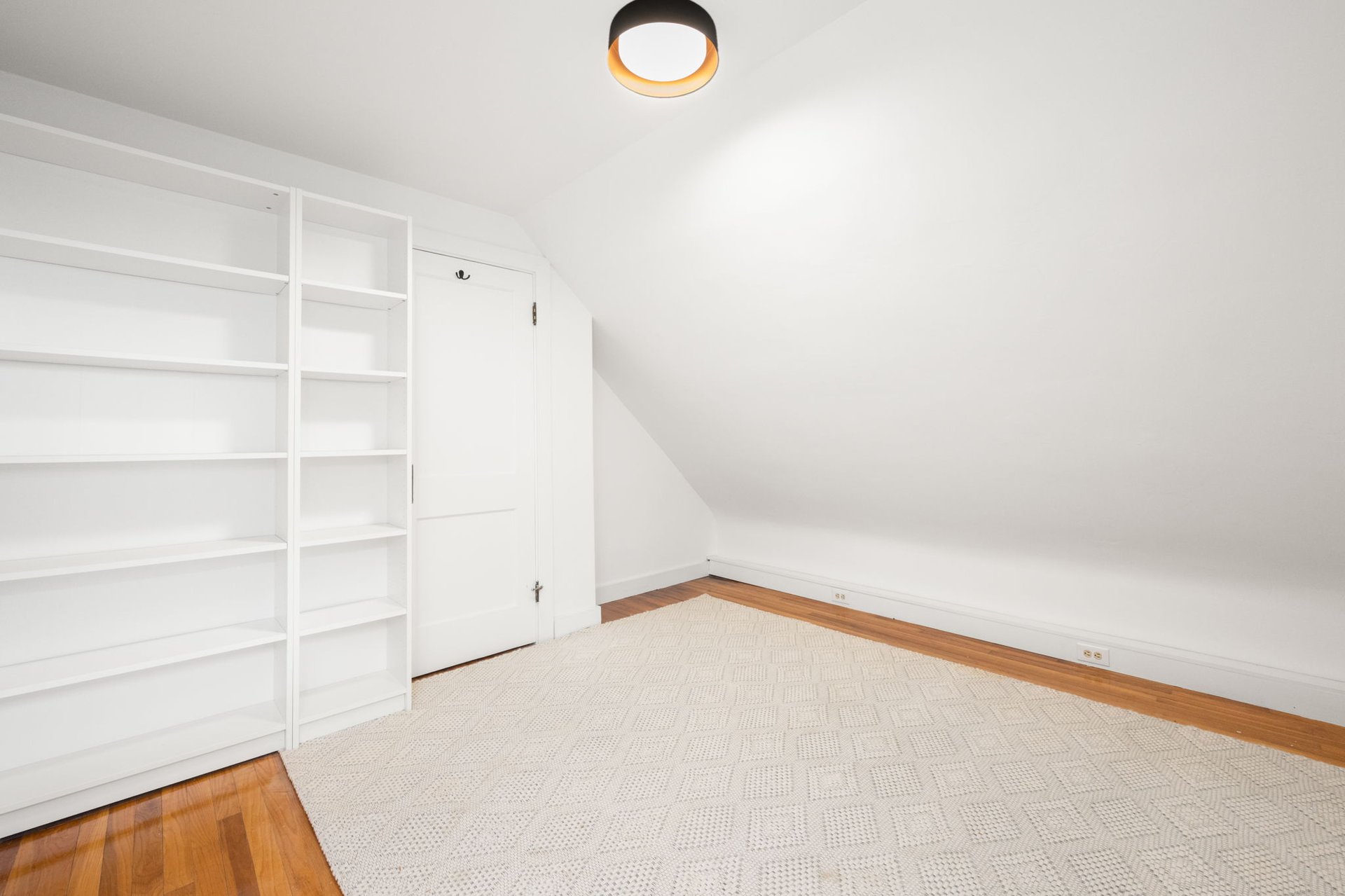 17 Hilburn St