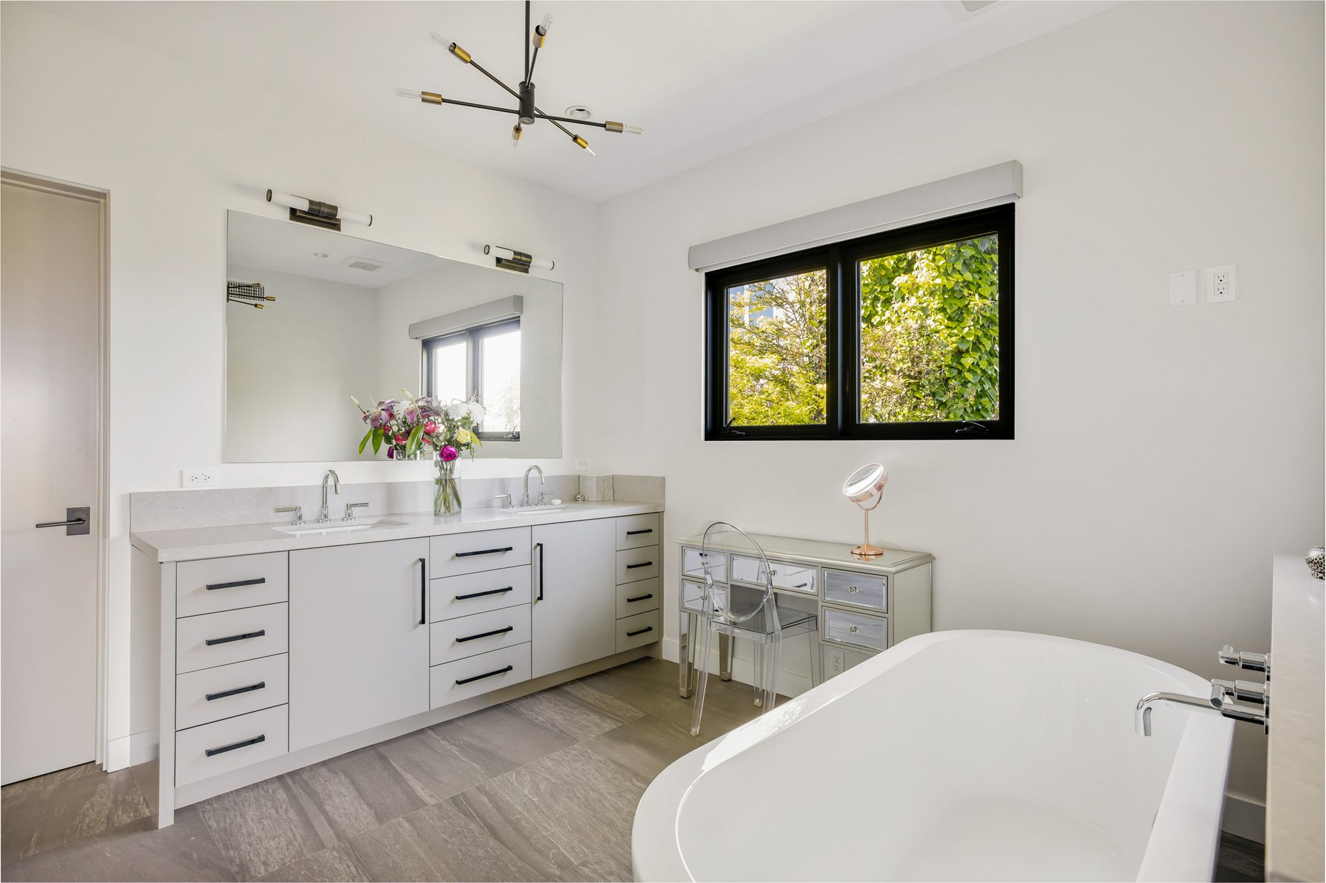 1172 Linda Flora Dr