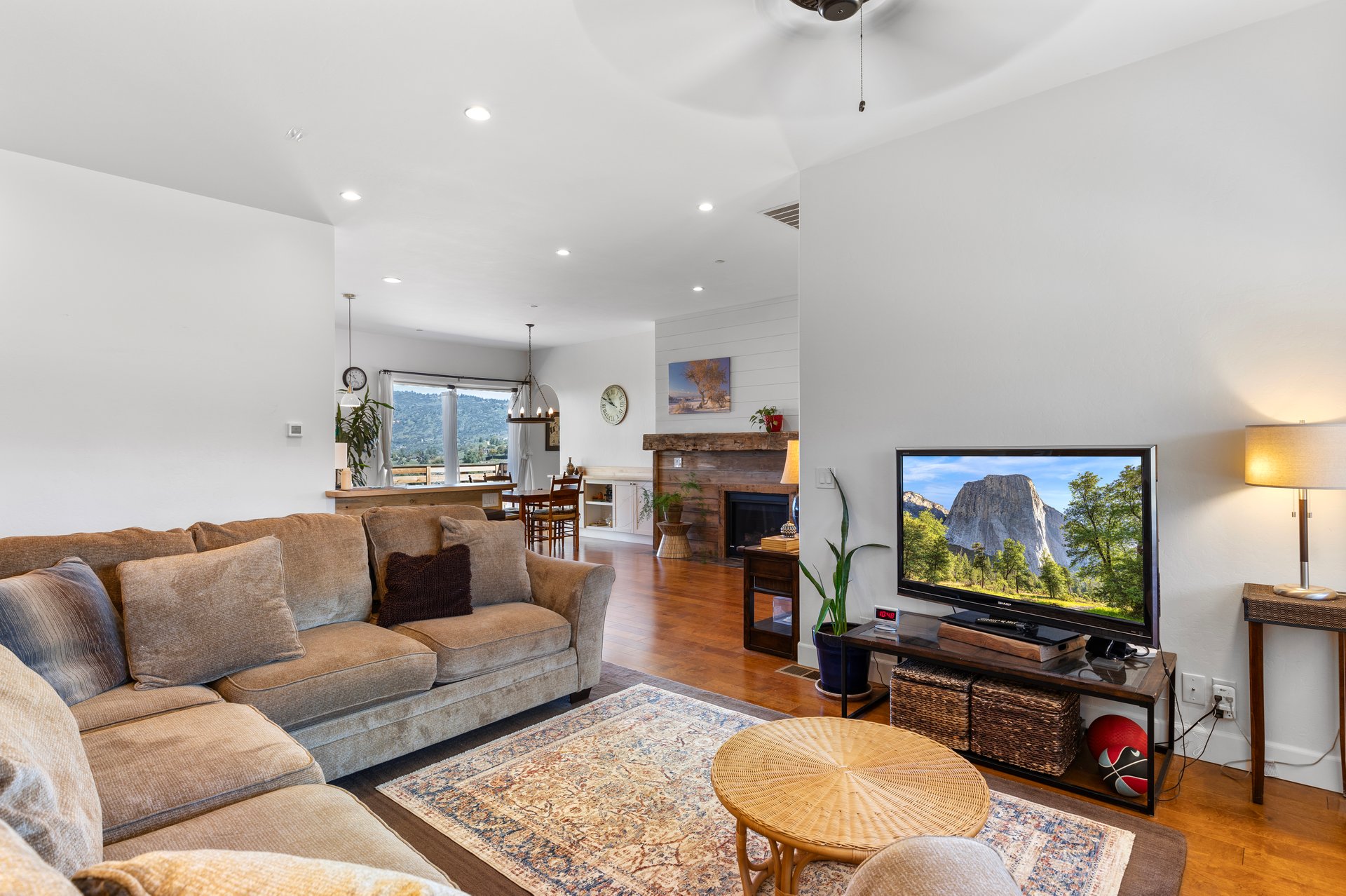26501 Skyline Dr, Tehachapi, CA 93561 | Craftsman Home for Sale in Bear Valley Springs