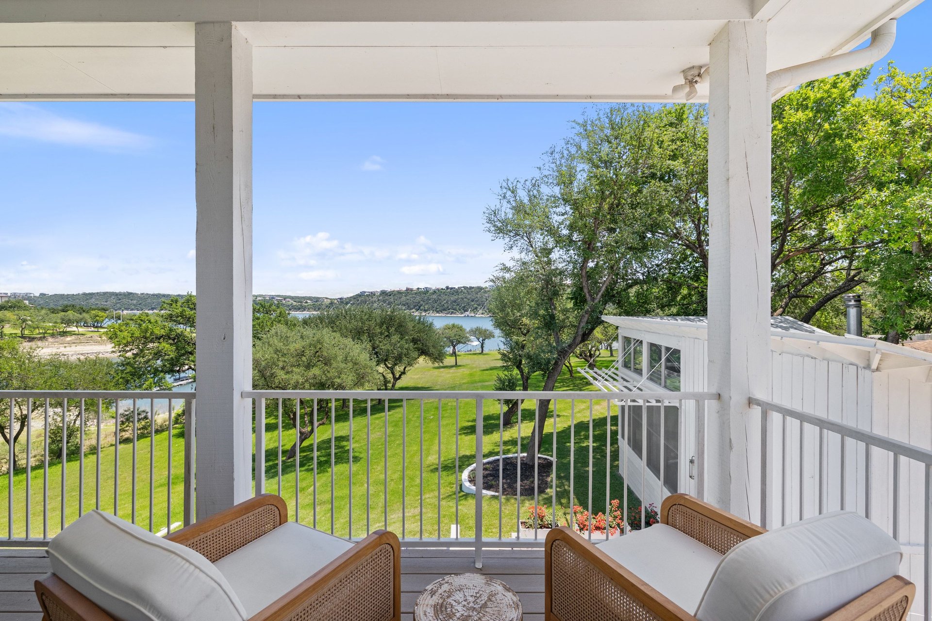 1209 Edgewater Drive