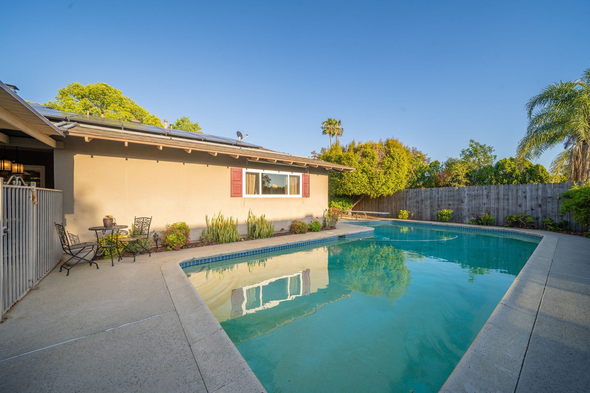 2309 Perry Court