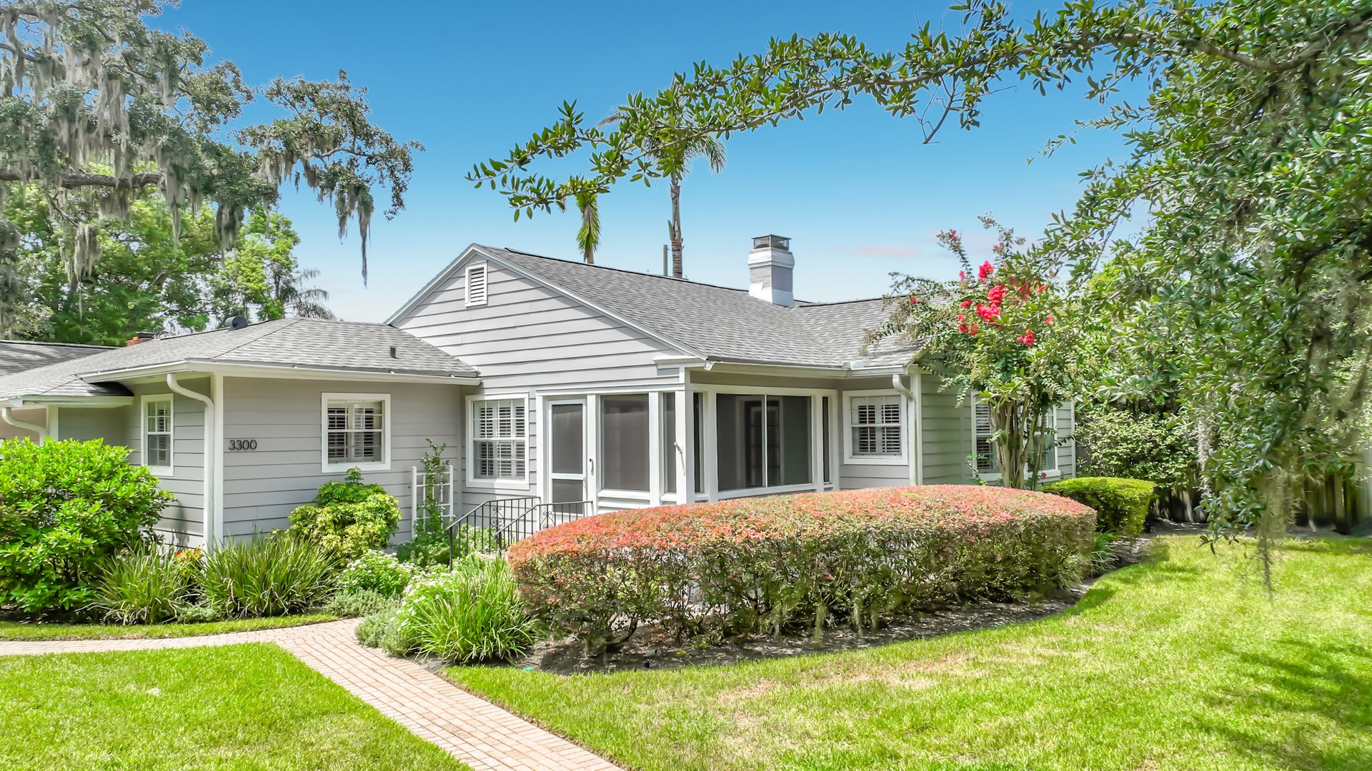 Three-Bedroom Two-Bathroom Bungalow in Orlando's Beverly Shores
