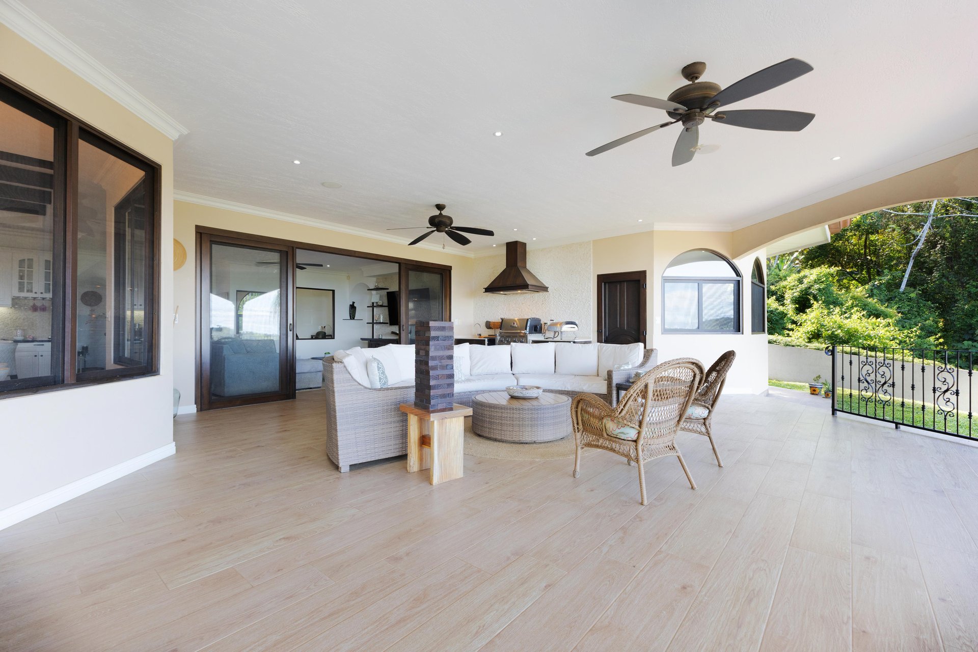 CASA ORQUIDEA – LUXURY HOME WITH OCEAN VIEWS IN GATED COMMUNITY