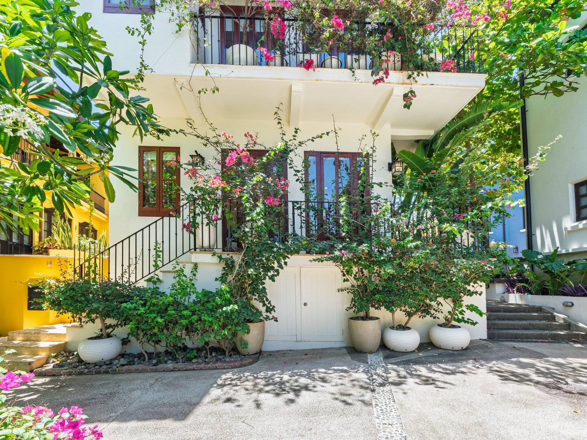 25 Paseo Del Mar | Best-Priced Beachfront Home in Las Catalinas
