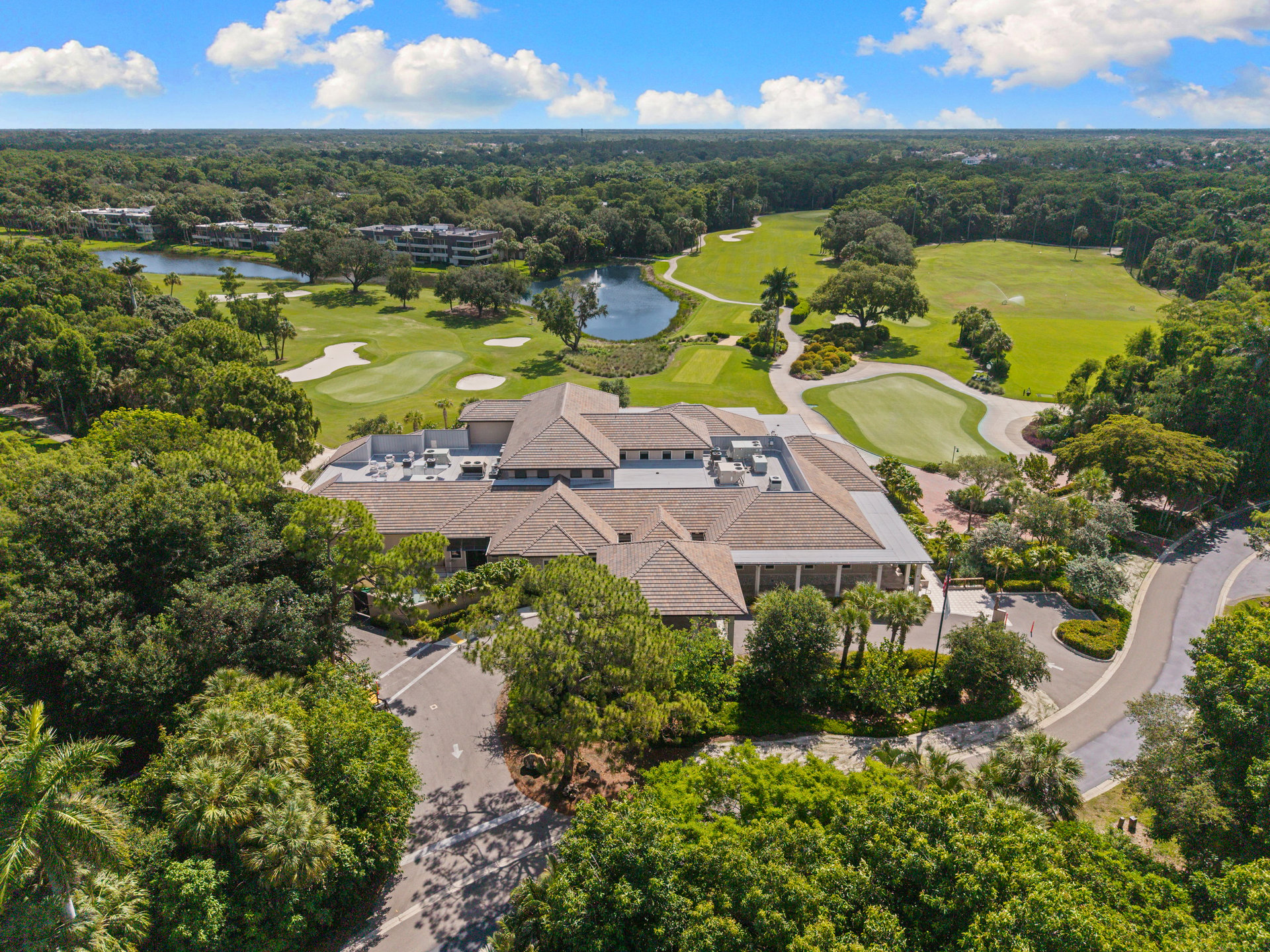 WILDERNESS COUNTRY CLUB 